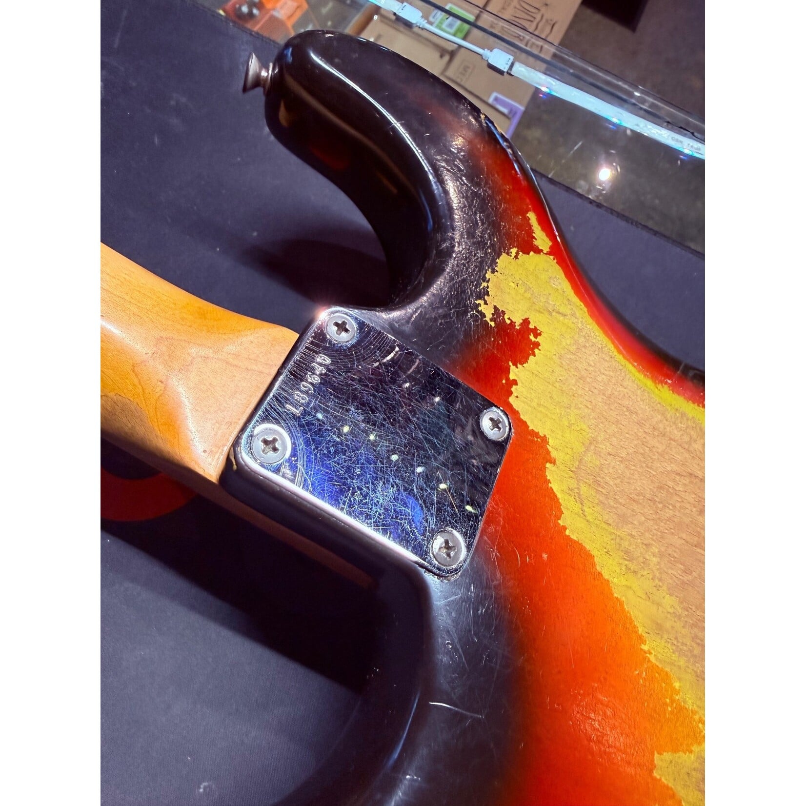 Fender Stratocaster, 1965 Model, 3-Tone Sunburst, Alder Body, Rosewood Fretboard, Hardshell Case (USED/VINTAGE)