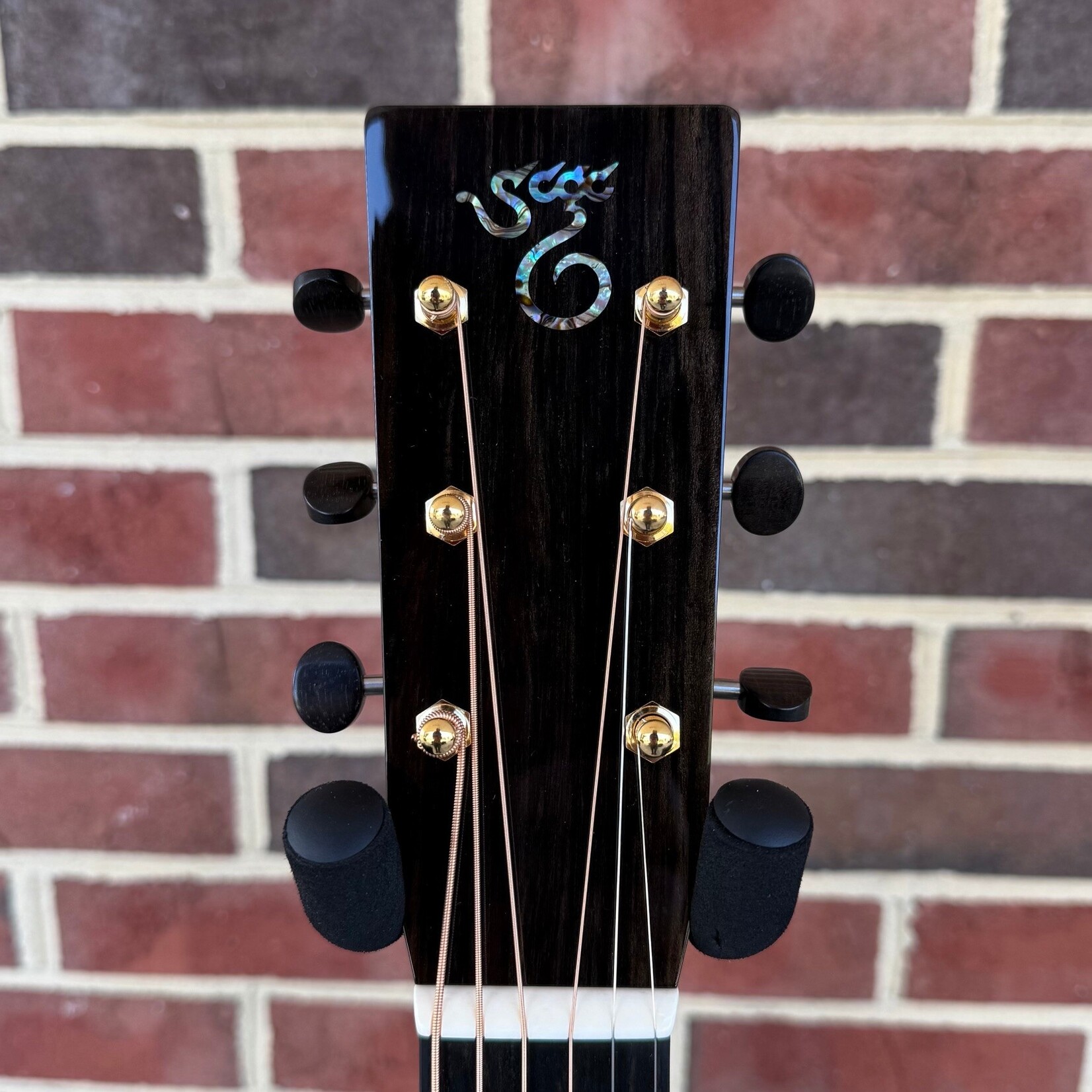 Santa Cruz Guitar Co. Santa Cruz Custom D, German Spruce Top - Vintage Tint, African Blackwood Back & Sides, Black Binding, Koa Back Strip and Tail Strip, 45 Style Abalone Inlays, Hardshell Case