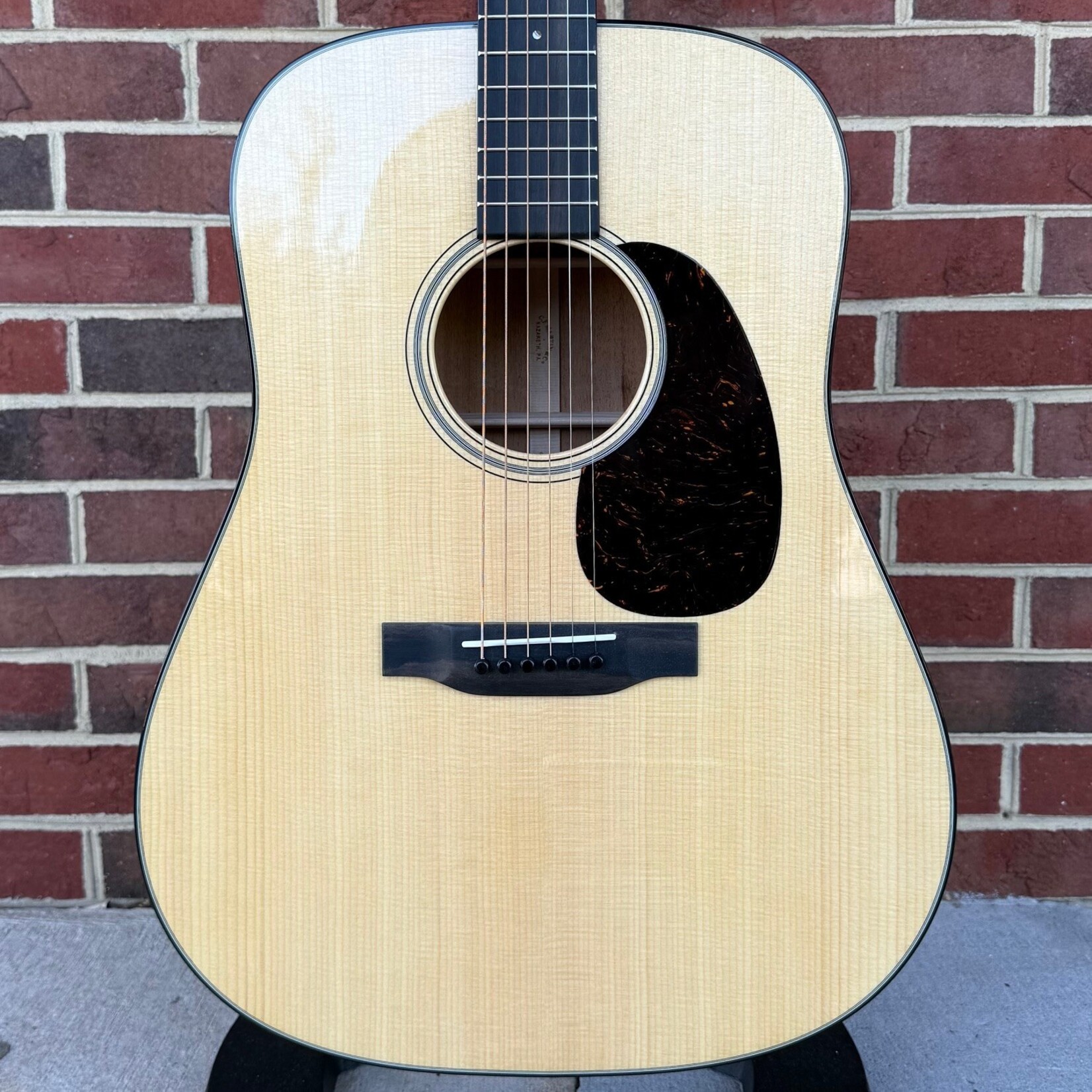 Martin Martin D-18, Spruce Top, Mahogany Back & Sides, Ebony Bridge & Fretboard, Hardshell Case