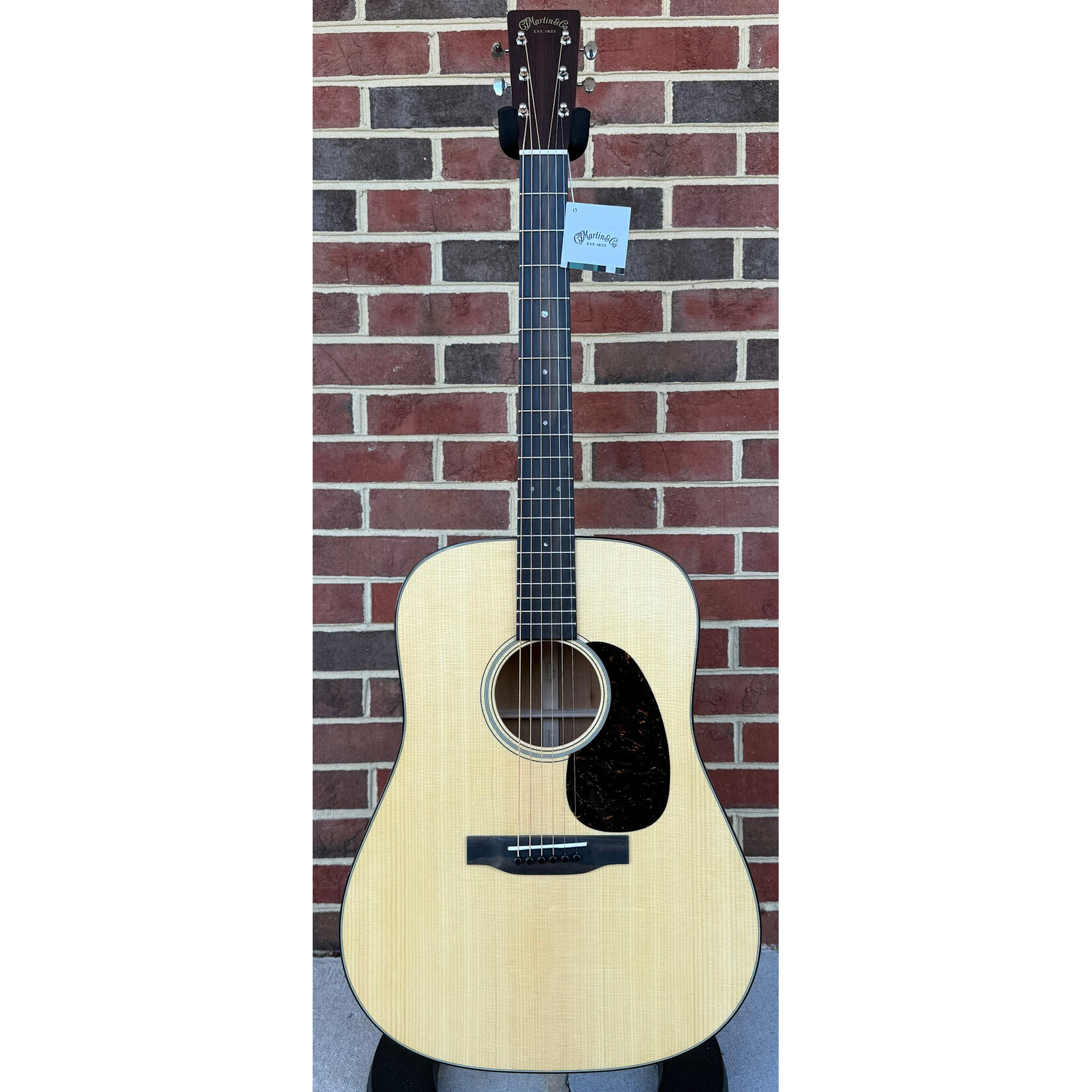 Martin Martin D-18, Spruce Top, Mahogany Back & Sides, Ebony Bridge & Fretboard, Hardshell Case