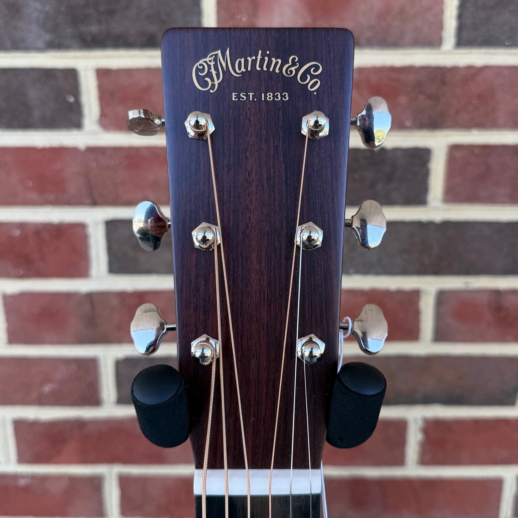 Martin Martin D-18, Spruce Top, Mahogany Back & Sides, Ebony Bridge & Fretboard, Hardshell Case