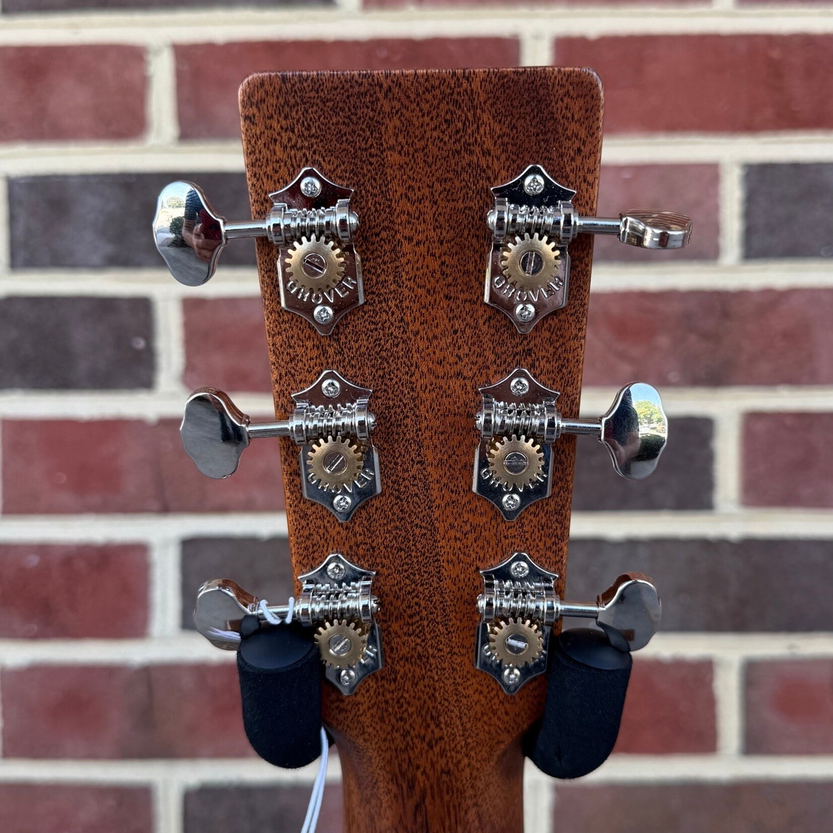 Martin Martin D-18, Spruce Top, Mahogany Back & Sides, Ebony Bridge & Fretboard, Hardshell Case