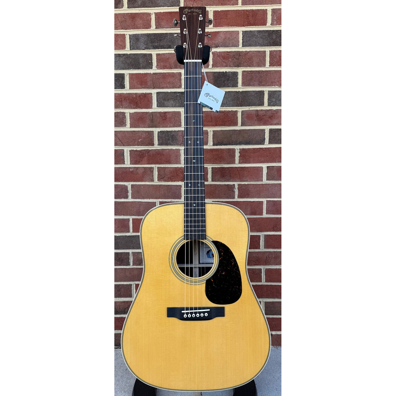 Martin Martin D-28 Billy Strings Signature Model, Spruce Top, Rosewood Back & Sides, Hardshell Case