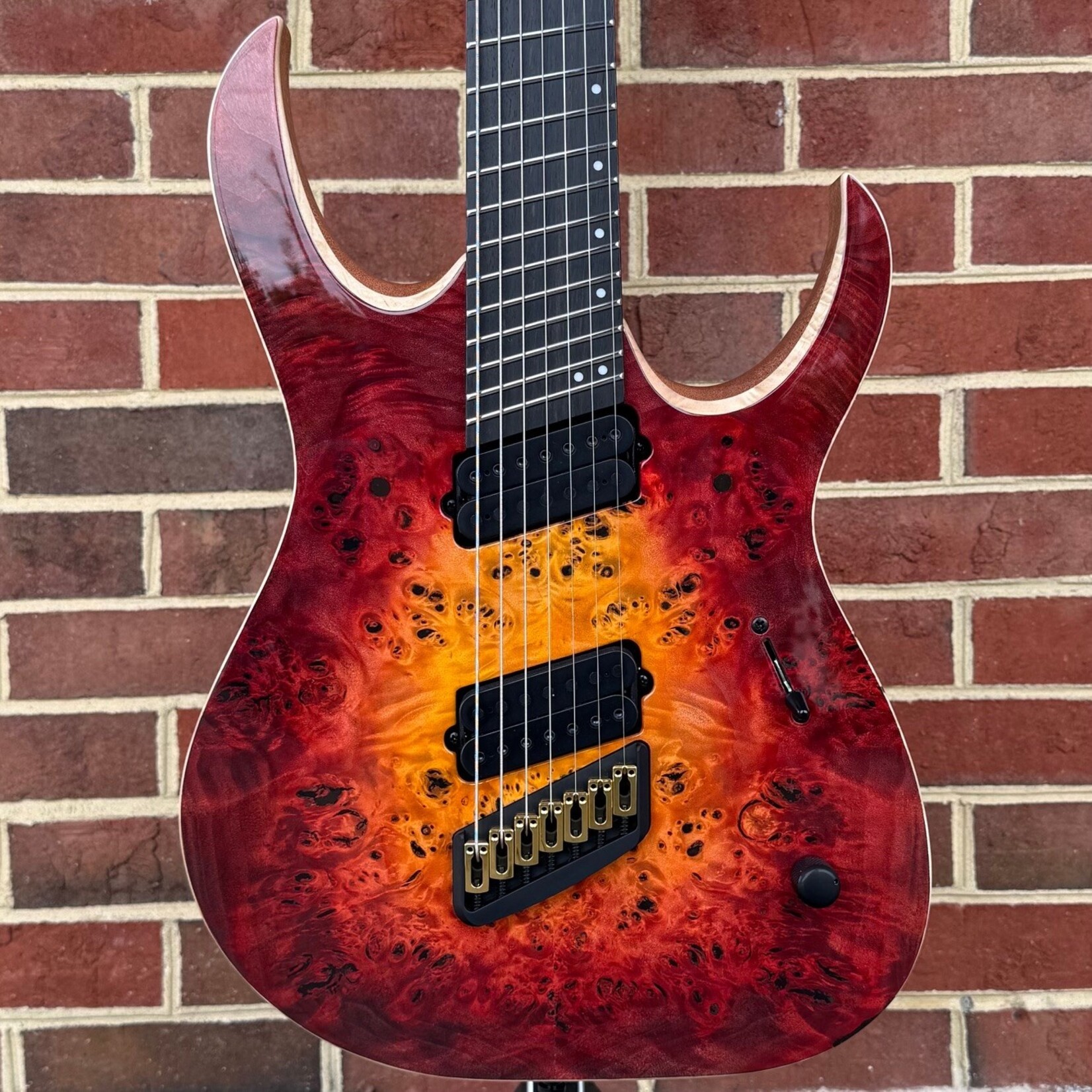Mayones Mayones Duvell Elite VF 7, Lava Burst Gloss Top, 4A Eye Poplar Top, Mahogany Body, 5pc Wenge/Purpleheart Neck, Ebony Fretboard, Mayones Nola Bridge, Velvetrone Ironside + Solium Pickups, Mayones Hybrid Case