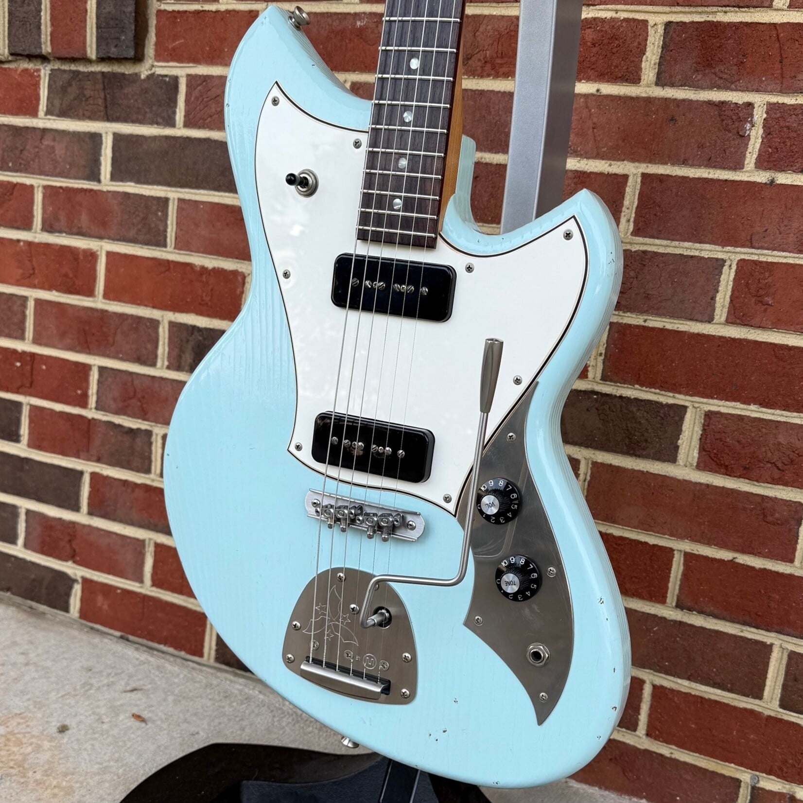 Novo Guitars Novo Guitars Serus J, Sonic Blue, Tempered Pine Body, Light Distress, Tempered Maple Neck, East Indian Rosewood Fretboard, Matching Headstock, 3-ply Parchment Pickguard, Fralin P-90s, Novo Deluxe Gig Bag
