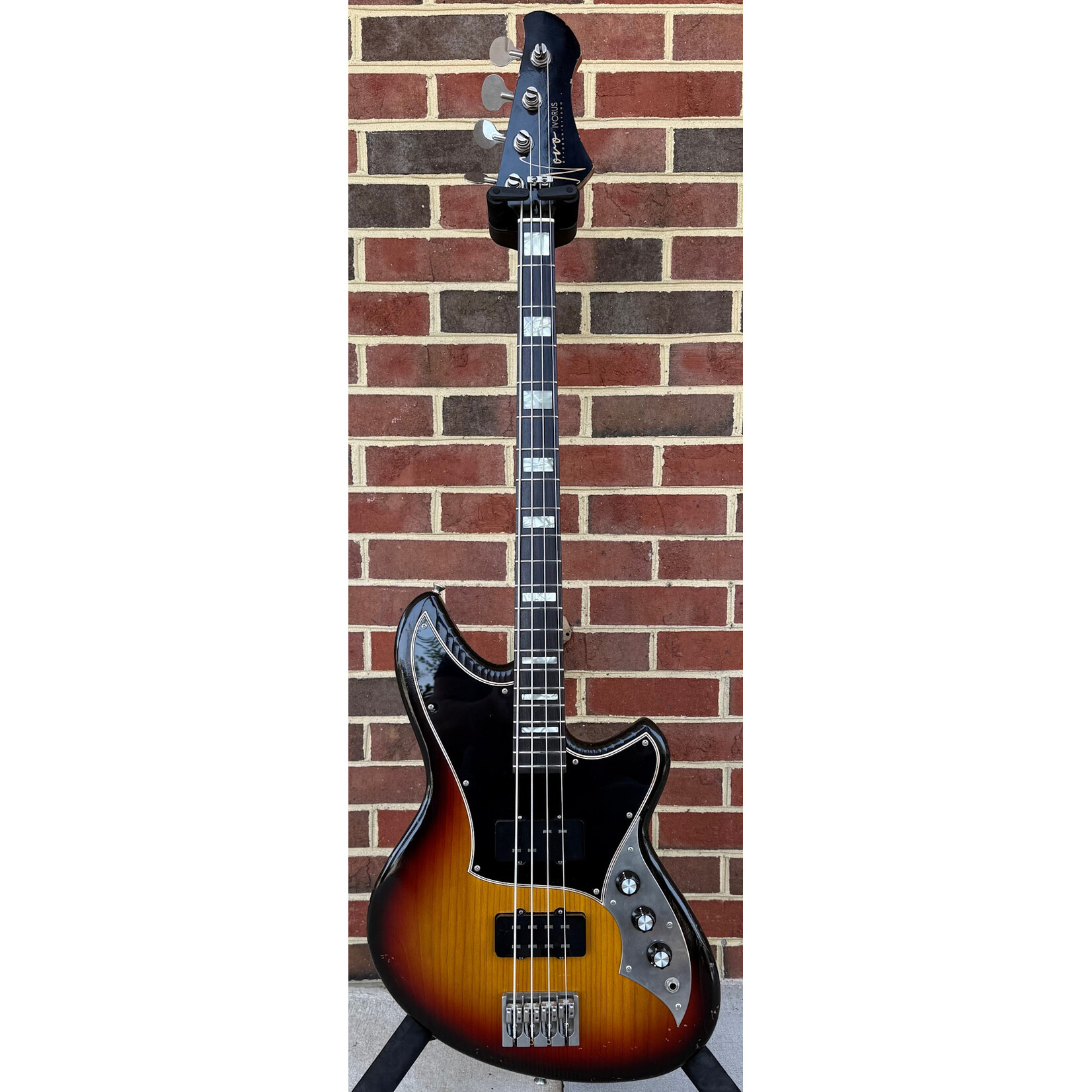 Novo Guitars Novo Guitars Ivorus Bass, 3-Tone Burst, Tempered Pine Body, Light Distress, Tempered Maple Neck, East Indian Rosewood Fretboard, Bull Black Headstock, Novo Deluxe Gig Bag