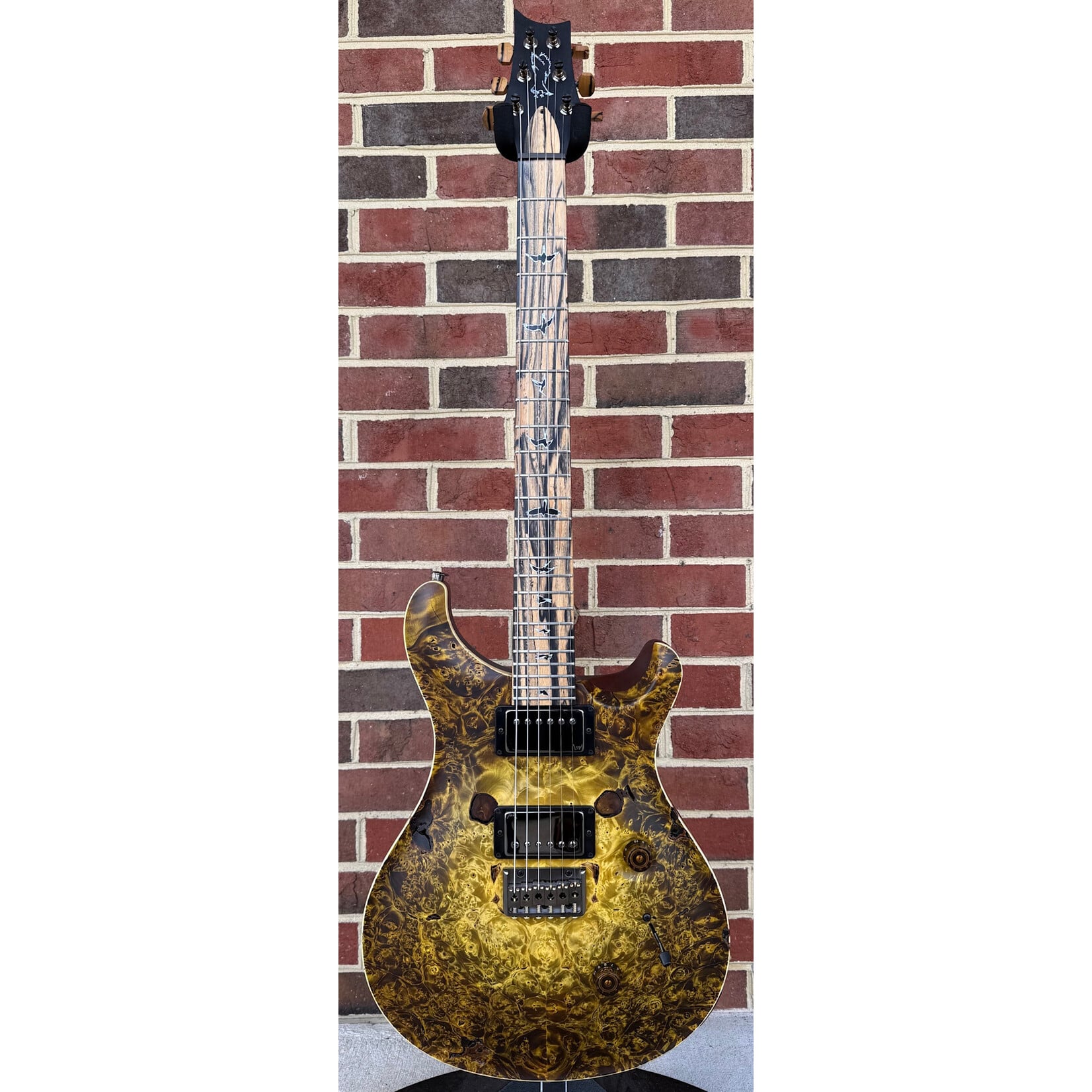 Paul Reed Smith Paul Reed Smith Private Stock Custom 24 Hardtail, Buckeye Burl Top, South American Figured Mahogany Body, Pale Moon Ebony Neck, Pale Moon Ebony Fretboard