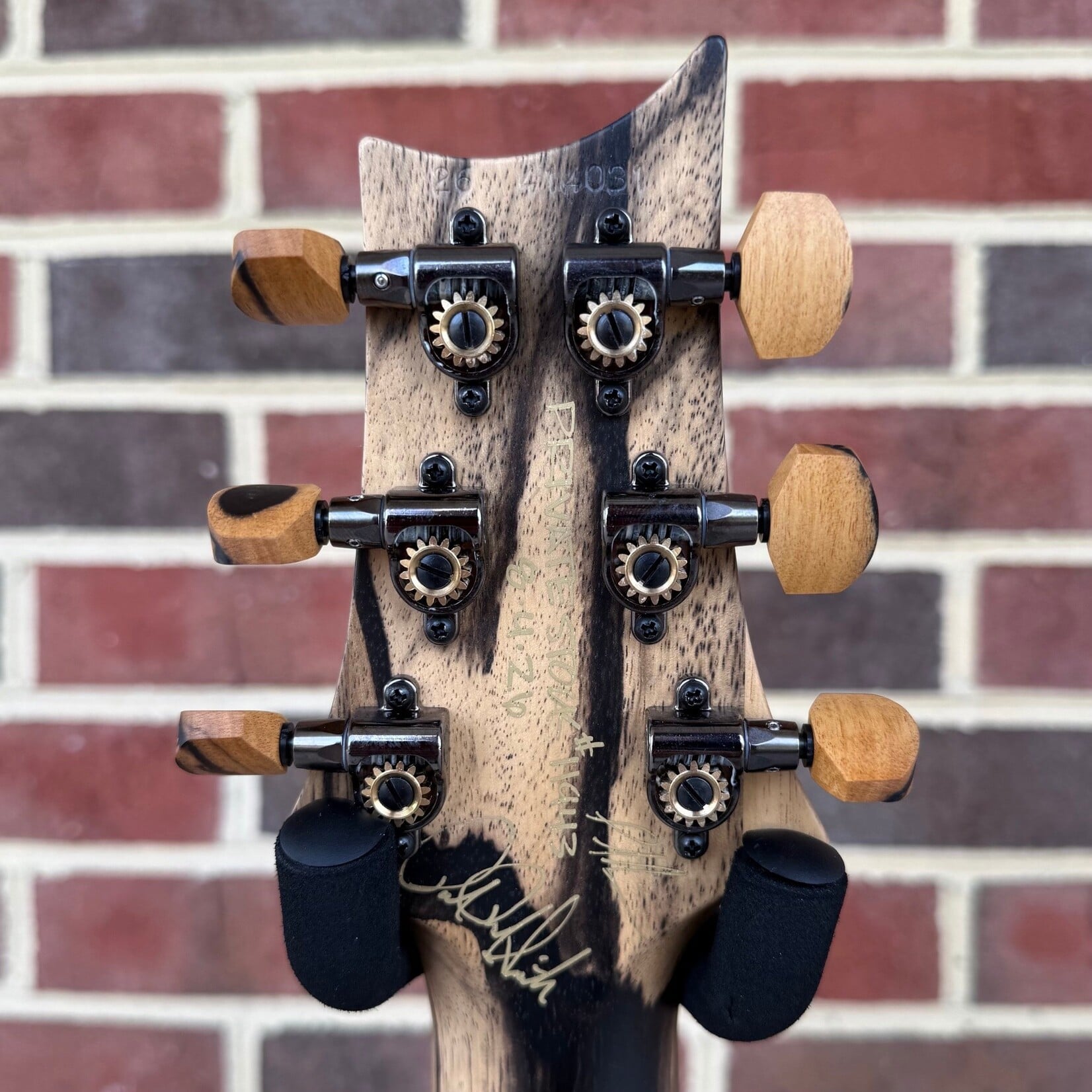 Paul Reed Smith Paul Reed Smith Private Stock Custom 24 Hardtail, Buckeye Burl Top, South American Figured Mahogany Body, Pale Moon Ebony Neck, Pale Moon Ebony Fretboard