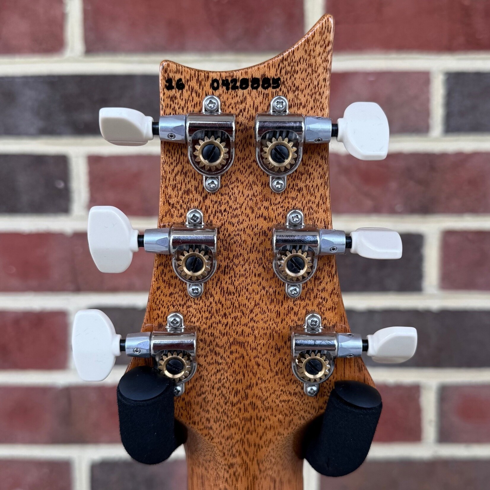 Paul Reed Smith Paul Reed Smith Custom 24 "Birds of a Feather" Limited Edition, Charcoal Microburst, Artist Grade Flame Maple Top, Mahogany Body, Ebony & Figured Maple Fretboard, Old School Private Stock Eagle Headstock Inlay, PRS DMO Pickups, Hardshell Cas