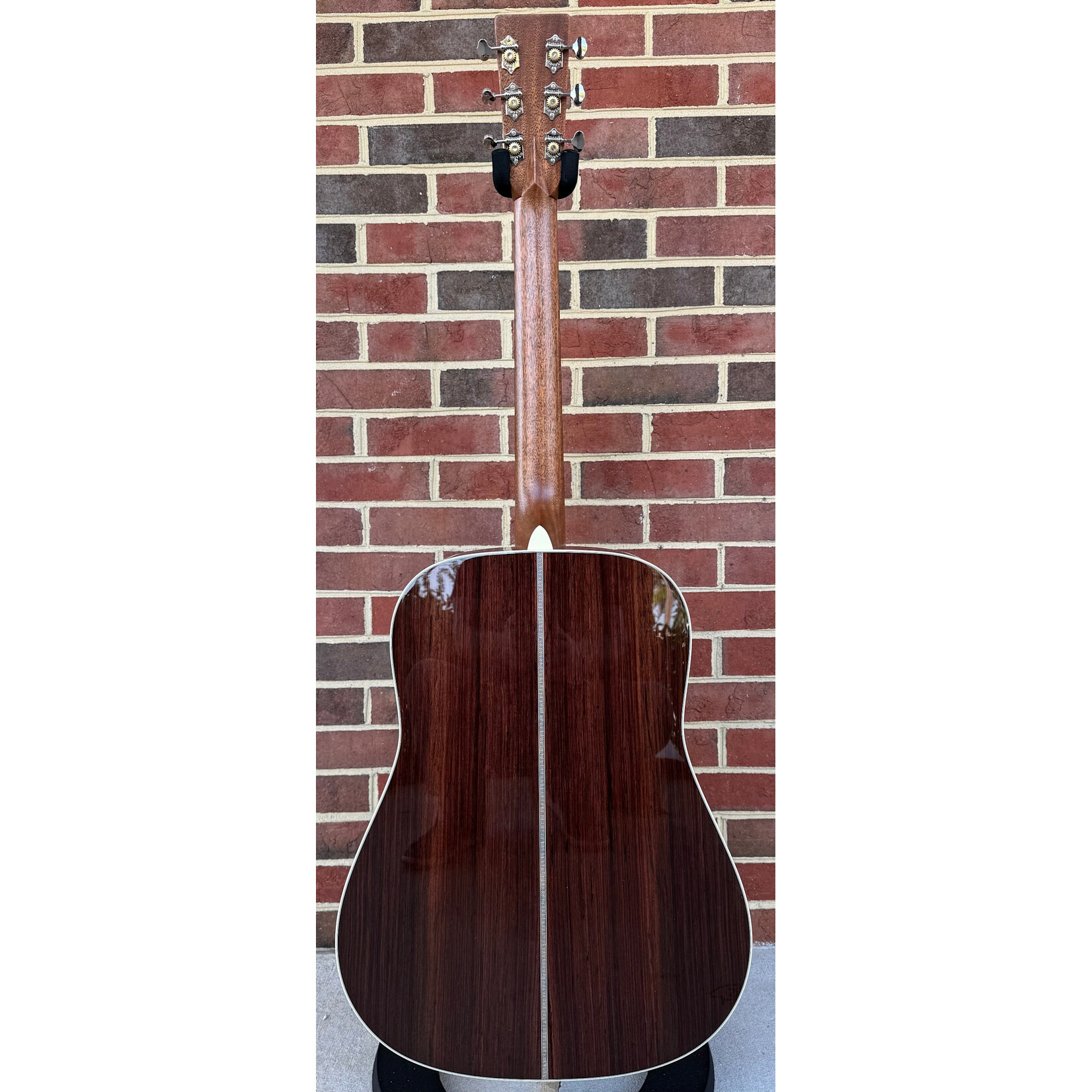 Martin Martin HD-28, Spruce Top, Rosewood Back & Sides, Ebony Bridge & Fretboard, Hardshell Case