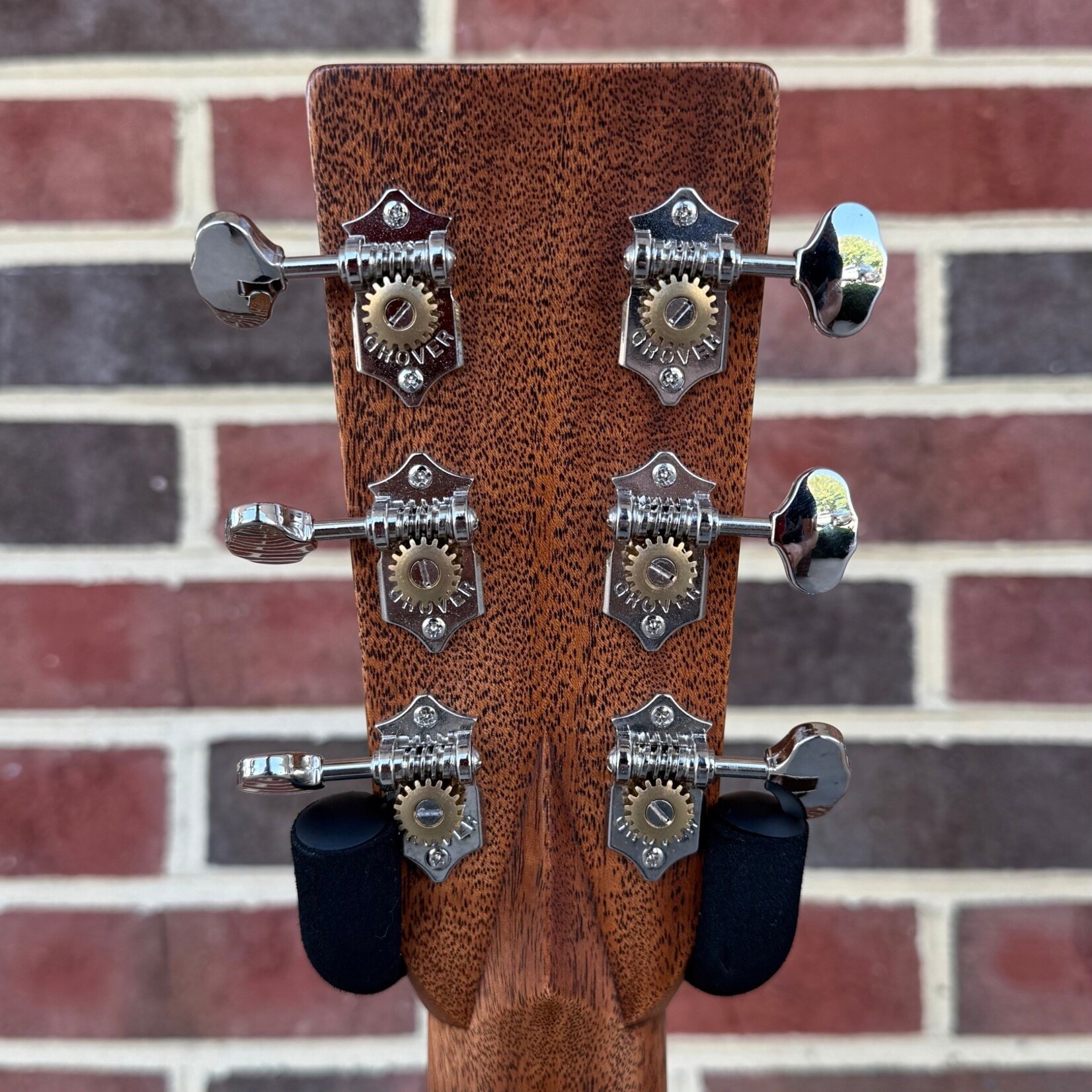Martin Martin HD-28, Spruce Top, Rosewood Back & Sides, Ebony Bridge & Fretboard, Hardshell Case