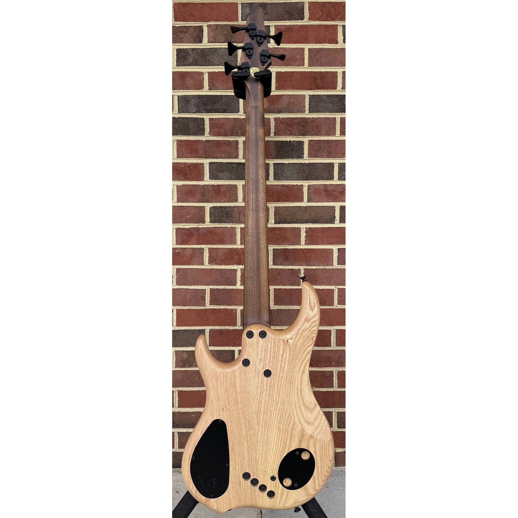 Dingwall Dingwall Z3 Custom 5-String, Buckeye Burl Top, Wenge Contrast Layer, Dual Density Swamp Ash Body, D-Roc Rotary, Roasted Ash Neck, Macassar Ebony Fretboard, Buckeye Burl Block Inlays, Luminlay Side Dots, Dingwall Deluxe Gig Bag