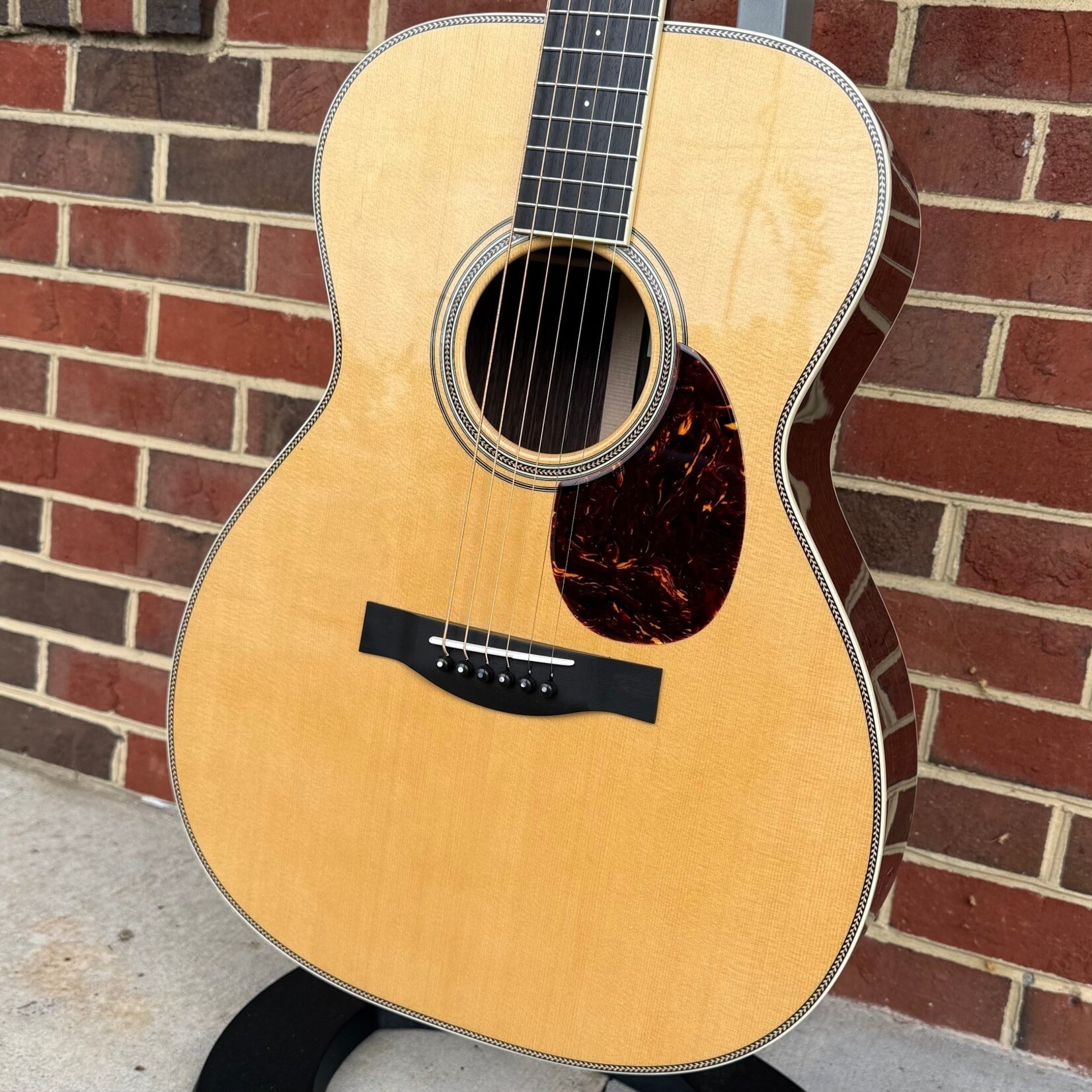 Santa Cruz Guitar Co. Santa Cruz OM, Sitka Spruce Top, Vintage Tint, Indian Rosewood Back & Sides, Mahogany Neck, Ebony Fretboard & Bridge, Adirondack Bracing w/ Hot Hide Glue, Hardshell Case
