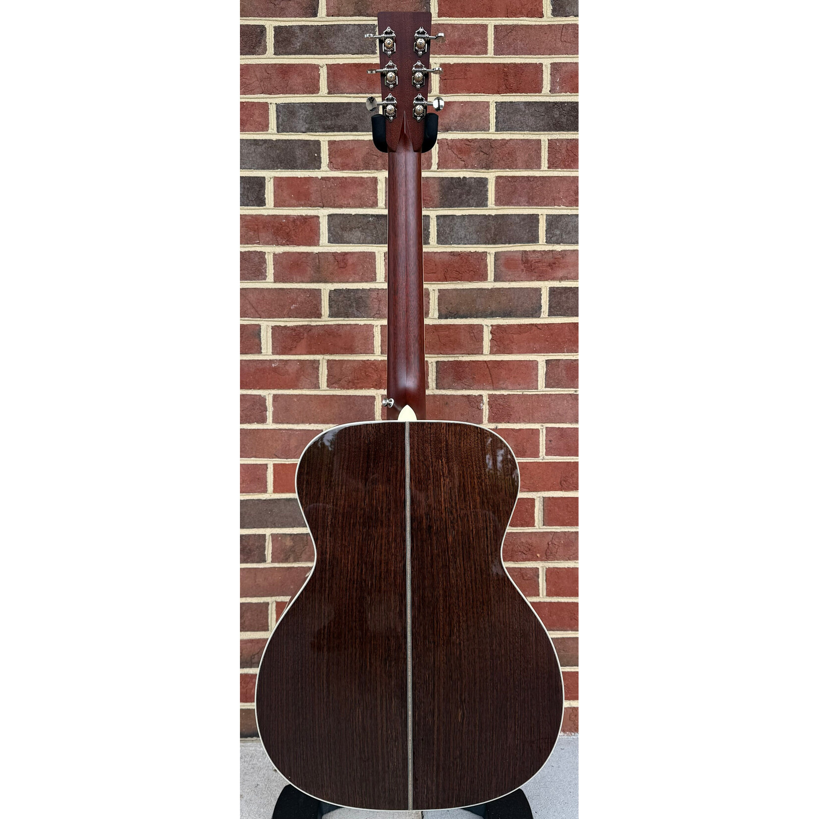 Santa Cruz Guitar Co. Santa Cruz OM, Sitka Spruce Top, Vintage Tint, Indian Rosewood Back & Sides, Mahogany Neck, Ebony Fretboard & Bridge, Adirondack Bracing w/ Hot Hide Glue, Hardshell Case