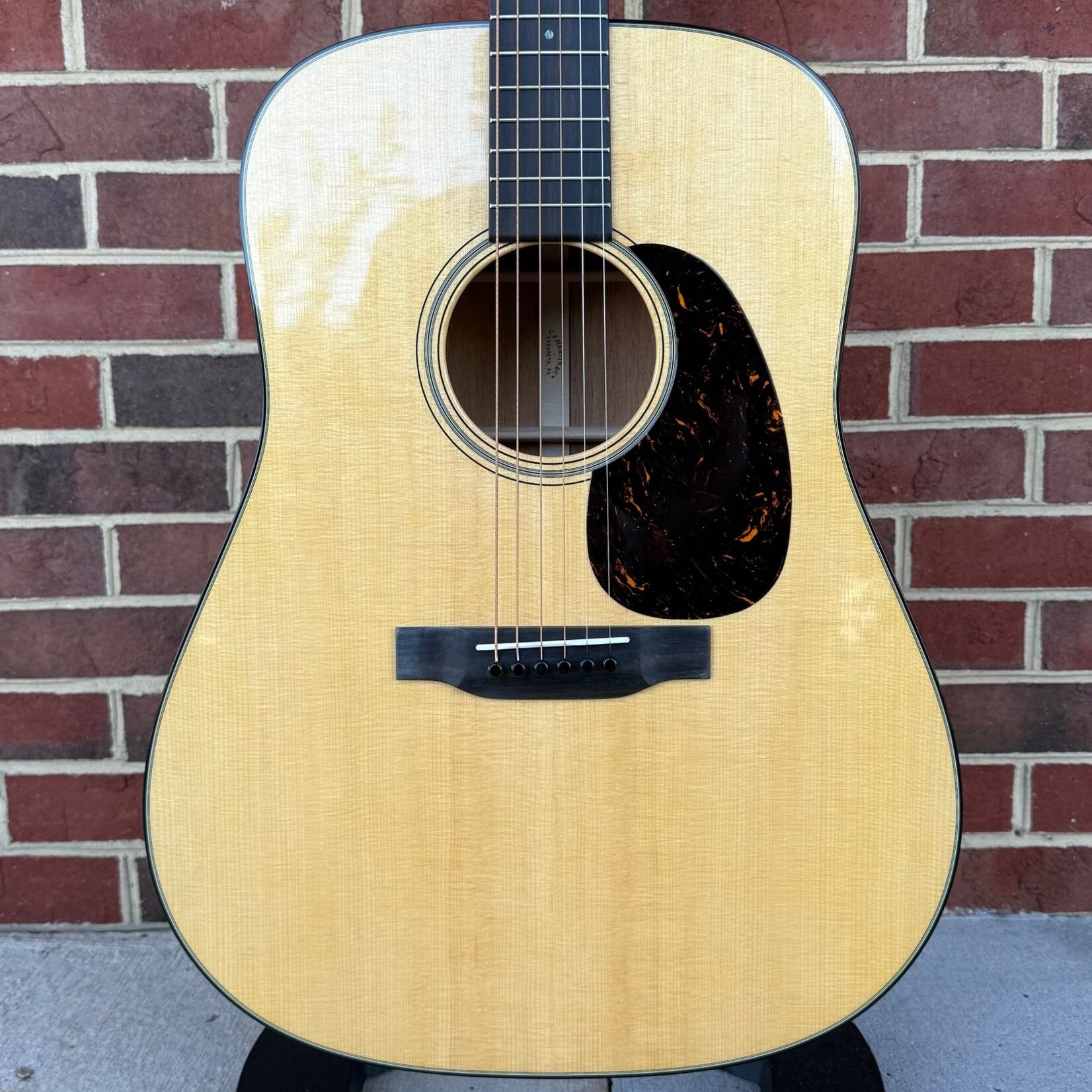 Martin Martin D-18, Spruce Top, Mahogany Back & Sides, Ebony Bridge & Fretboard, Hardshell Case