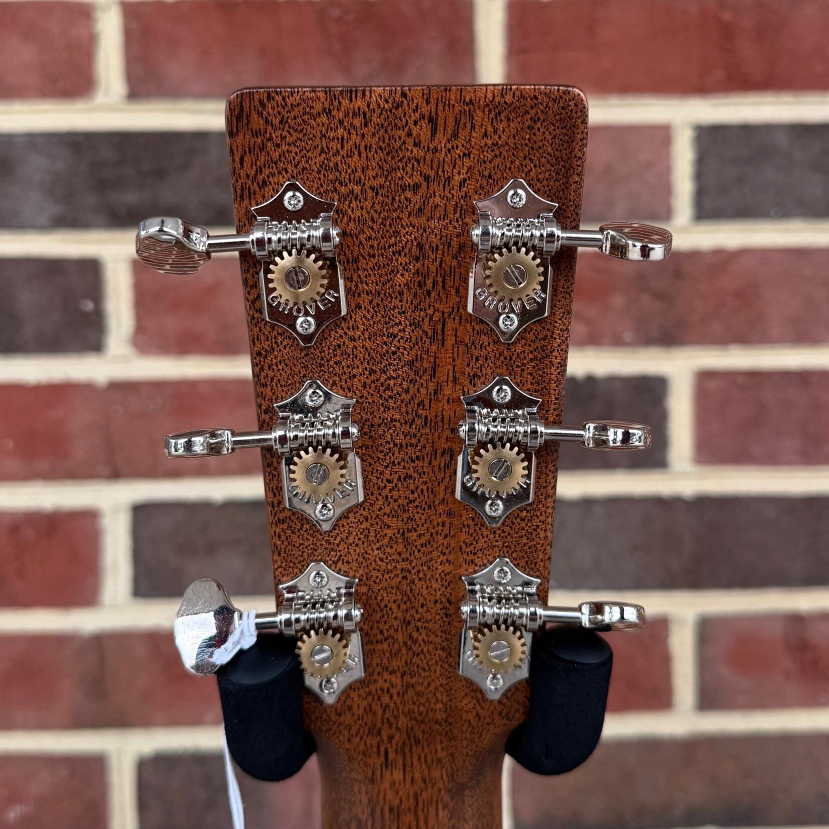 Martin Martin 000-18, Spruce Top, Mahogany Back & Sides, Ebony Bridge & Fretboard, Hardshell Case