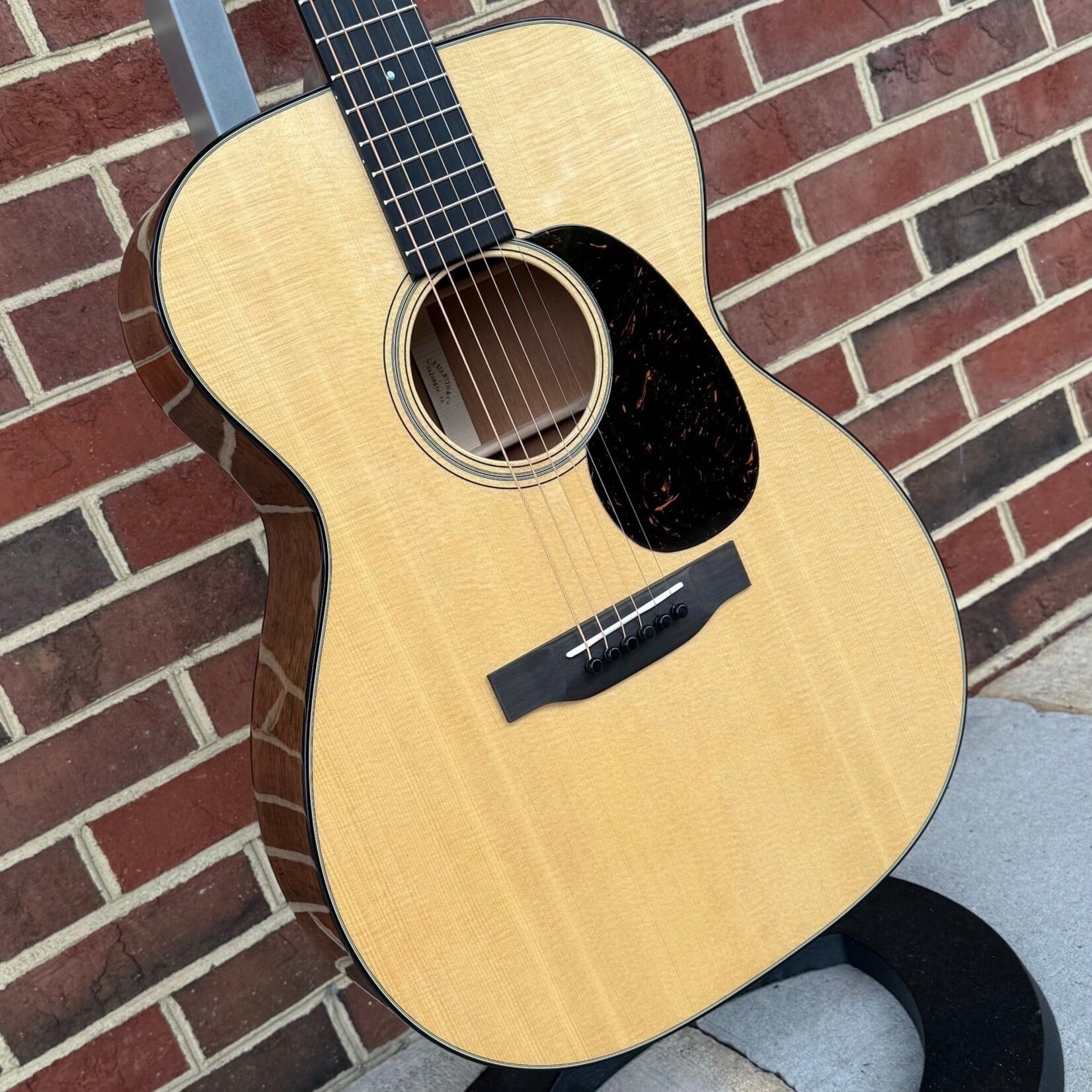 Martin Martin 000-18, Spruce Top, Mahogany Back & Sides, Ebony Bridge & Fretboard, Hardshell Case