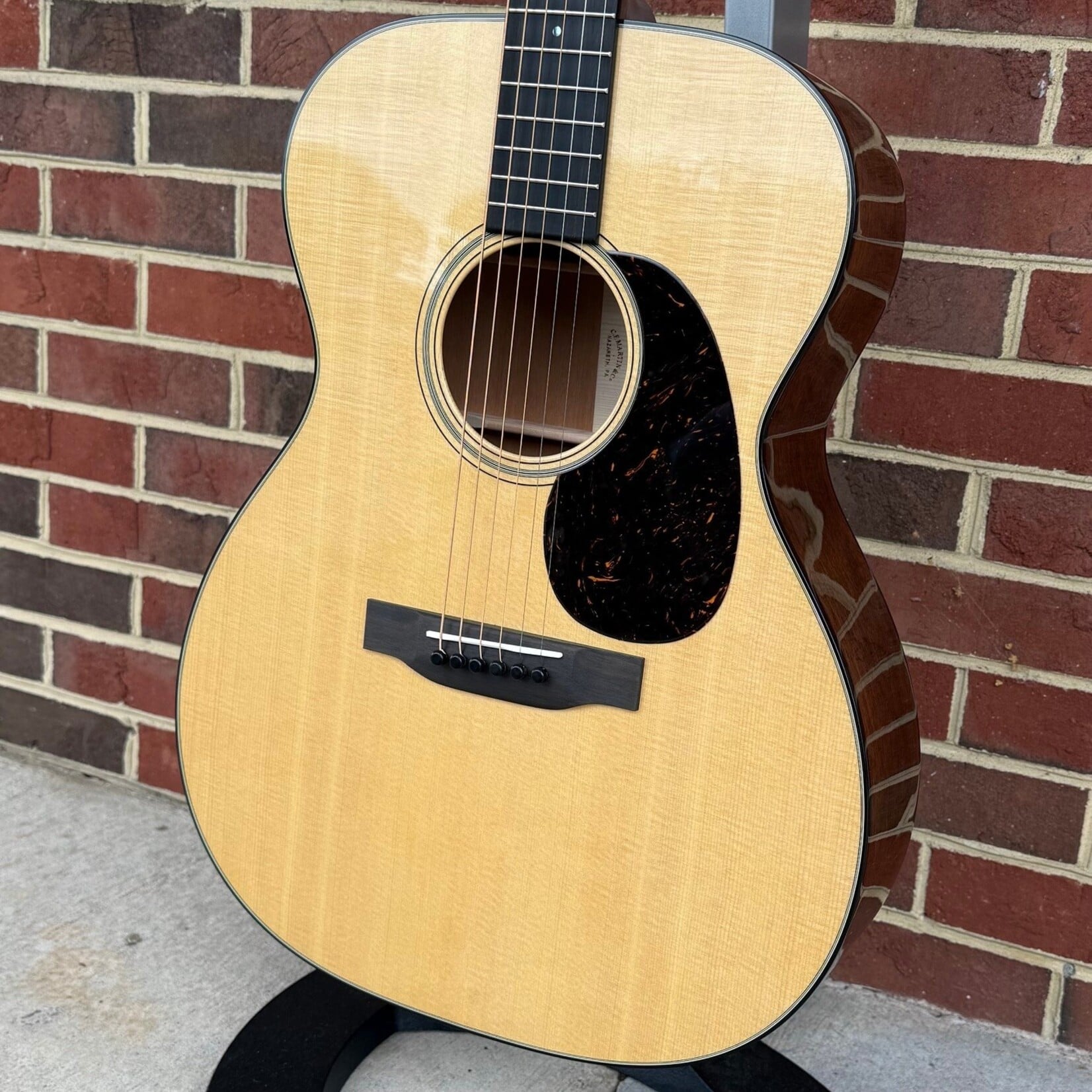 Martin Martin 000-18, Spruce Top, Mahogany Back & Sides, Ebony Bridge & Fretboard, Hardshell Case
