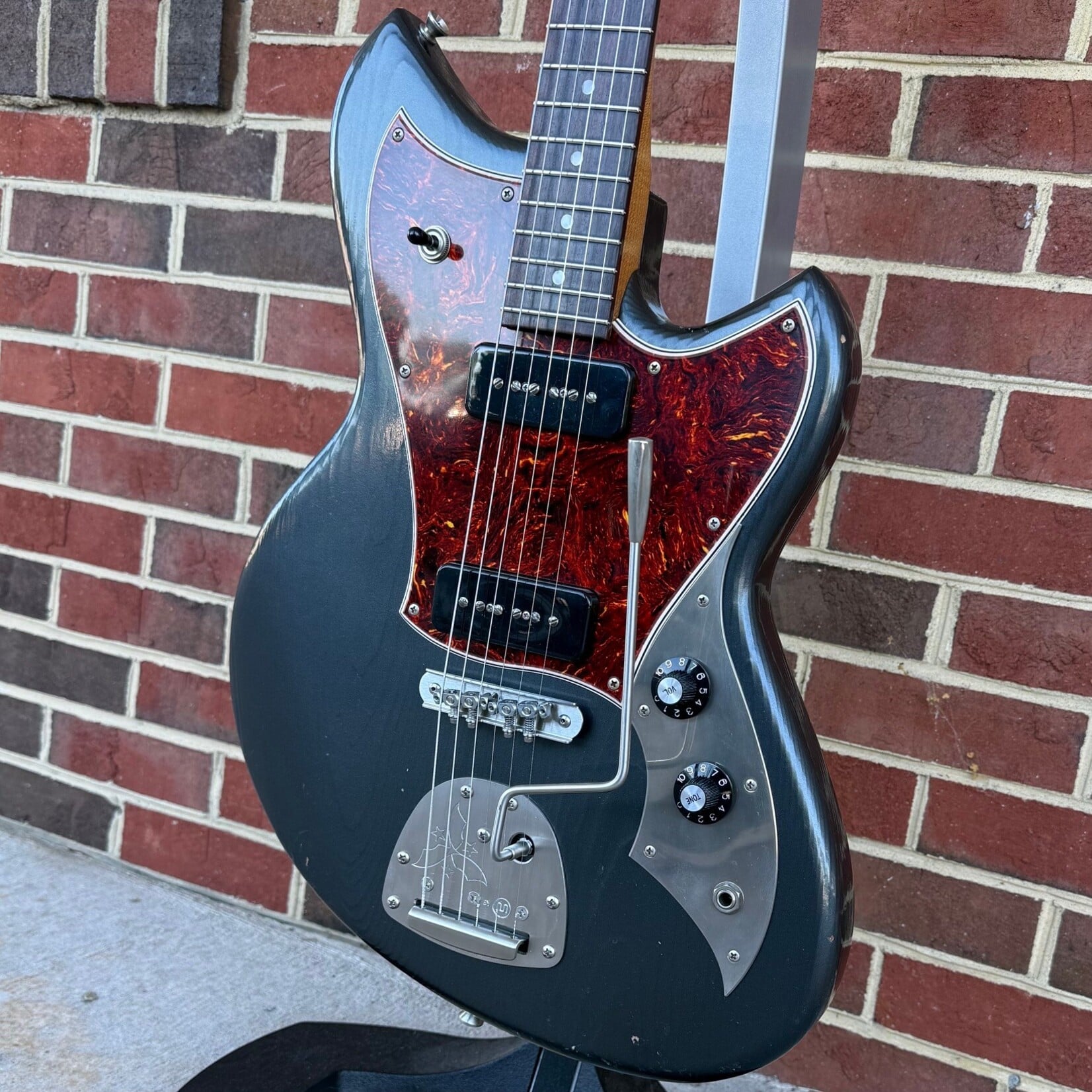 Novo Guitars Novo Guitars Serus J, Charcoal Frost, Tempered Pine Body, Light Distress, Tempered Maple Neck, East Indian Rosewood Fretboard, Matching Headstock, Tortoise Shell Pickguard, Novo Deluxe Gig Bag