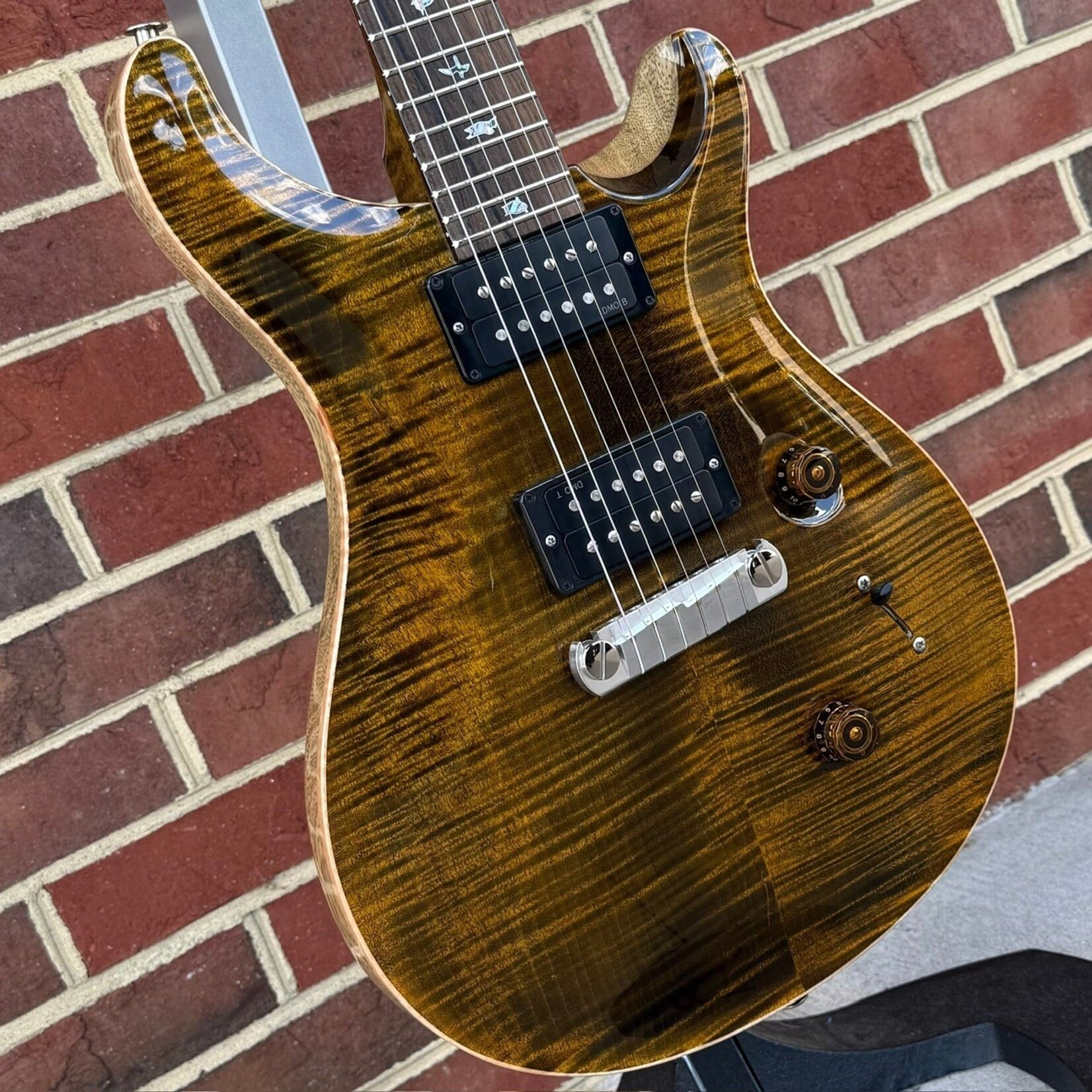 Paul Reed Smith Paul Reed Smith Limited Edition Wood Library Custom 24 Stoptail, Tiger Eye, Flame Maple 10-Top, Black Limba Body, Flame Maple Neck, Ziricote Fretboard, PRS DMO Pickups, Hardshell Case