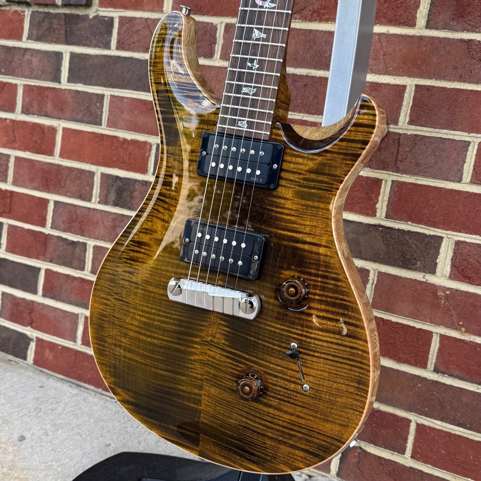 Paul Reed Smith Paul Reed Smith Limited Edition Wood Library Custom 24 Stoptail, Tiger Eye, Flame Maple 10-Top, Black Limba Body, Flame Maple Neck, Ziricote Fretboard, PRS DMO Pickups, Hardshell Case