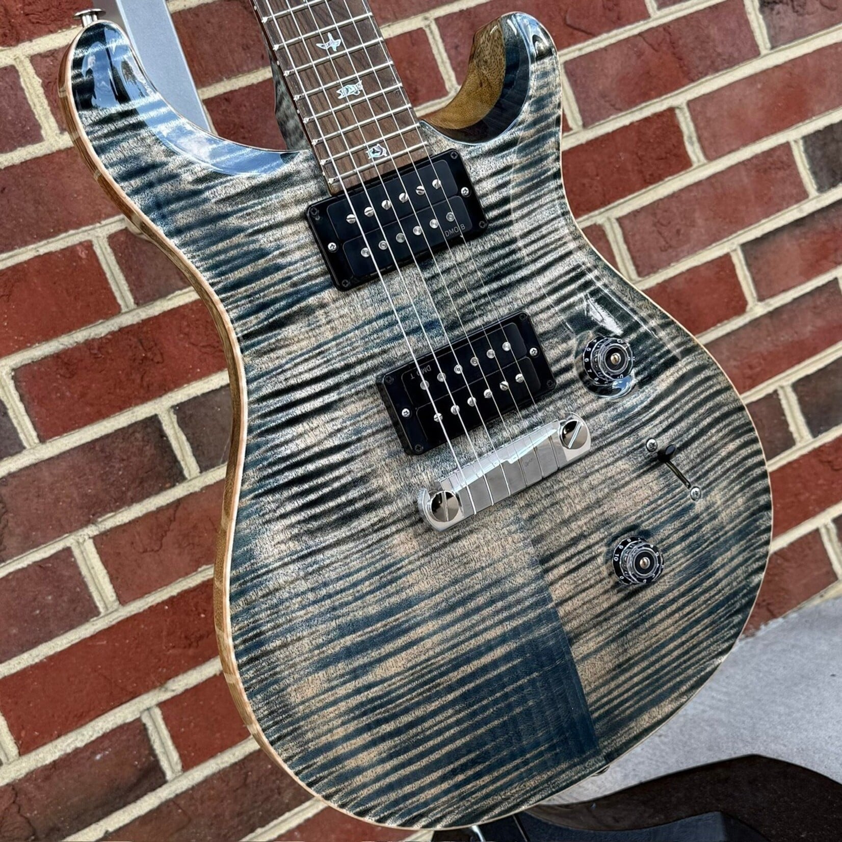 Paul Reed Smith Paul Reed Smith Wood Library Custom 24 Stoptail Limited, Faded Whale Blue, Flame Maple 10-Top, Black Limba Body, Flame Maple Neck, Ziricote Fretboard, PRS DMO Pickups, Hardshell Case