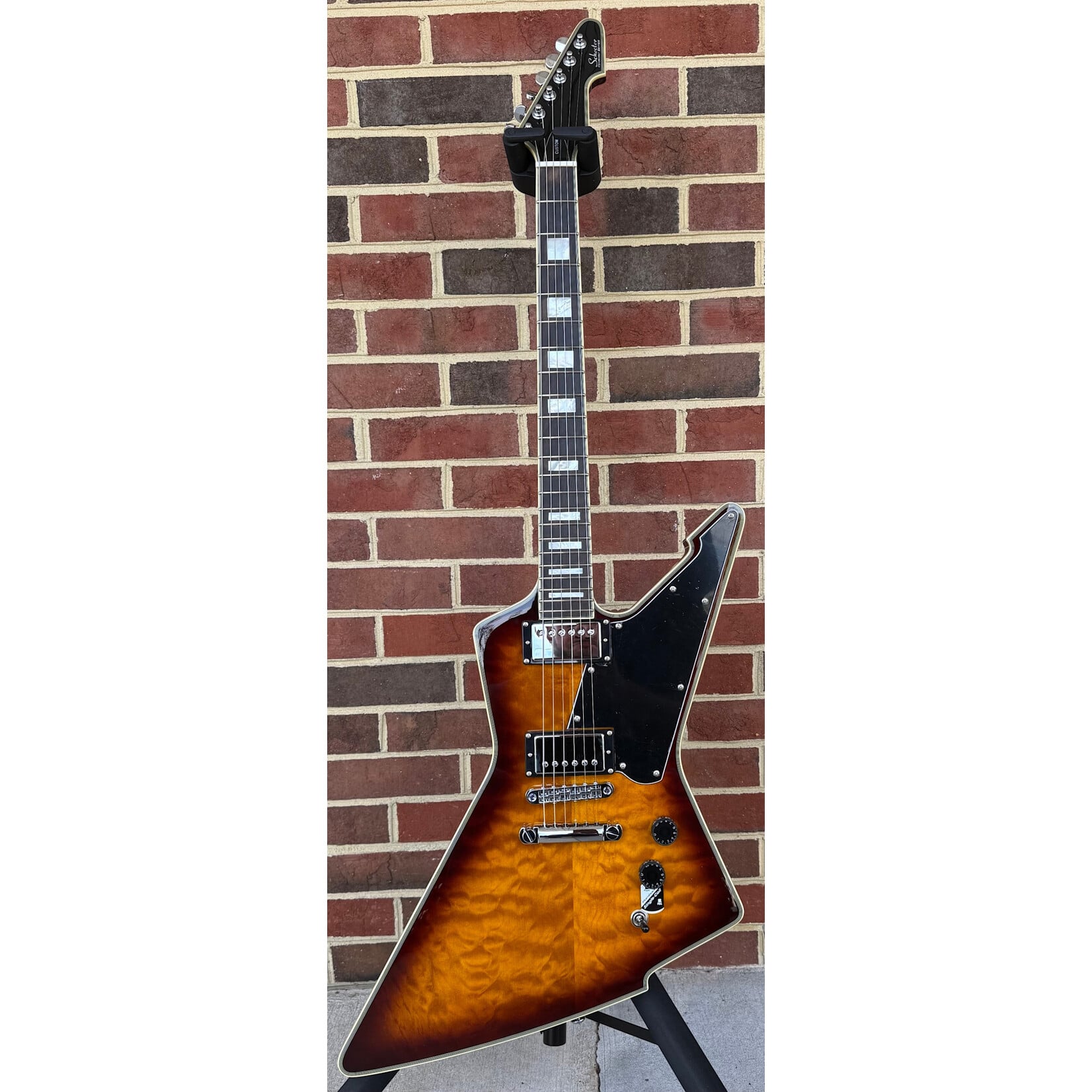 Schecter Guitar Research Schecter E-1 Custom, Vintage Sunburst, Quilted Maple Top, Ebony Fretboard, Locking Tuners, Schecter USA Sunset Strip/Pasadena Pickups