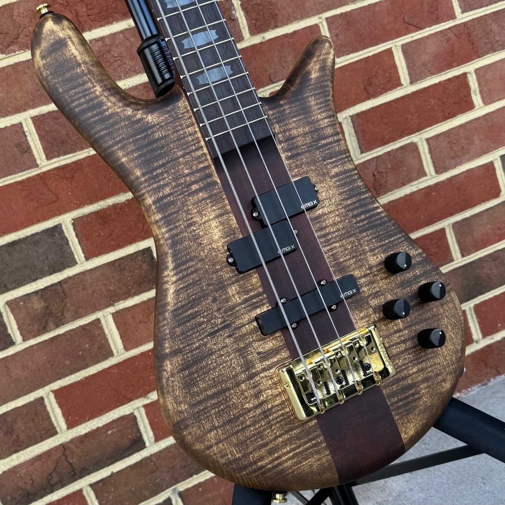 Spector Spector Euro 4 Rex Brown Signature, Flame Maple Top, Empresswood Back, 3pc Maple Neck, Indian Rosewood Fretboard, EMG PX/JX Set, Tone Pump Preamp, Gig Bag