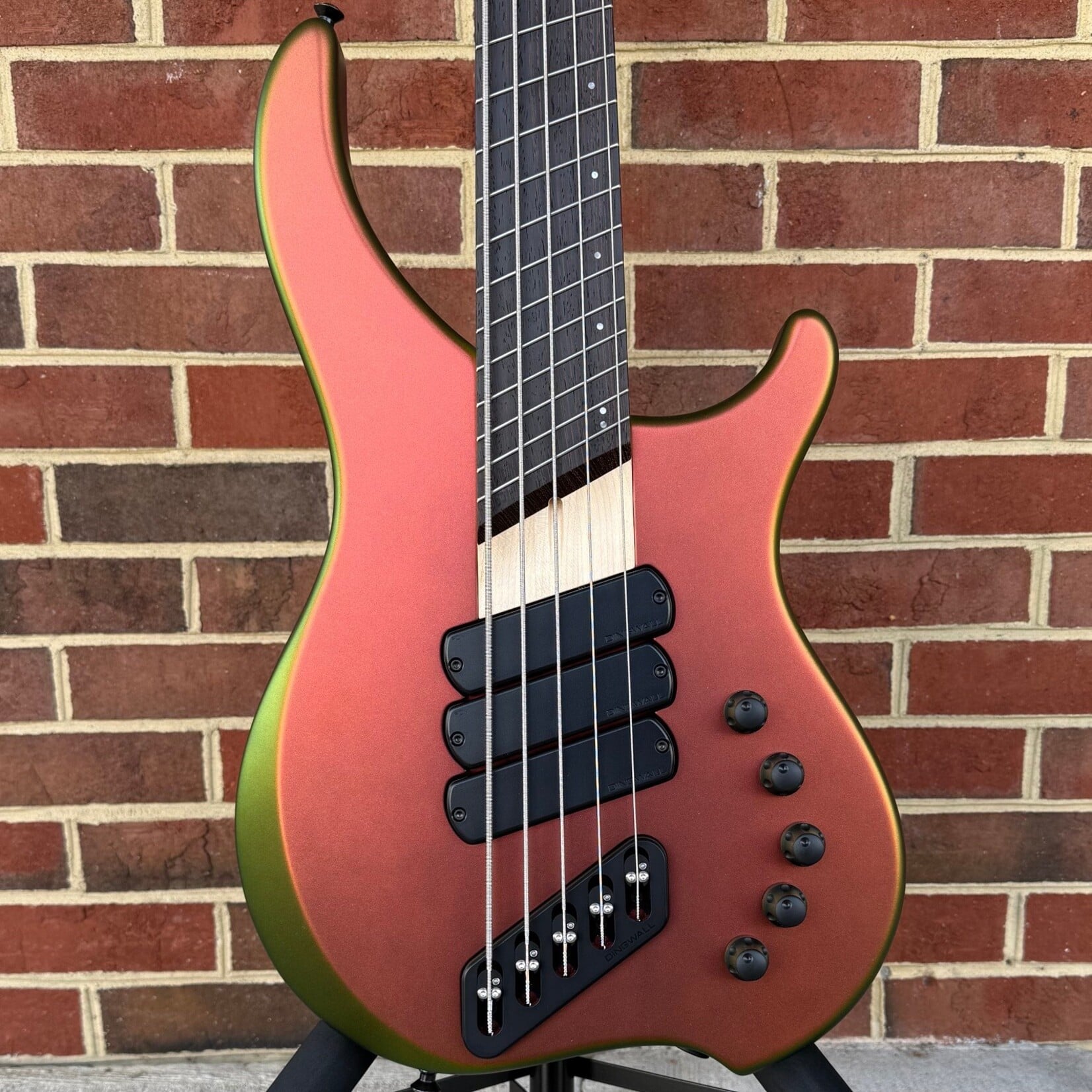 Dingwall Dingwall ABI Custom 5-String, Sour Lava Supershift, Swamp Ash Body, 5pc Maple Neck, Wenge Fretboard, Dingwall FDV Pickups, Neve Preamp with Master Tone, Dingwall Deluxe Gig Bag