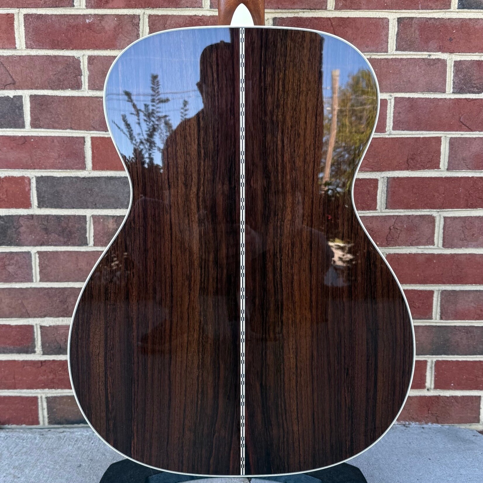 Martin Martin OM-28, Spruce Top, Rosewood Back & Sides, Ebony Fretboard & Bridge, Hardshell Case