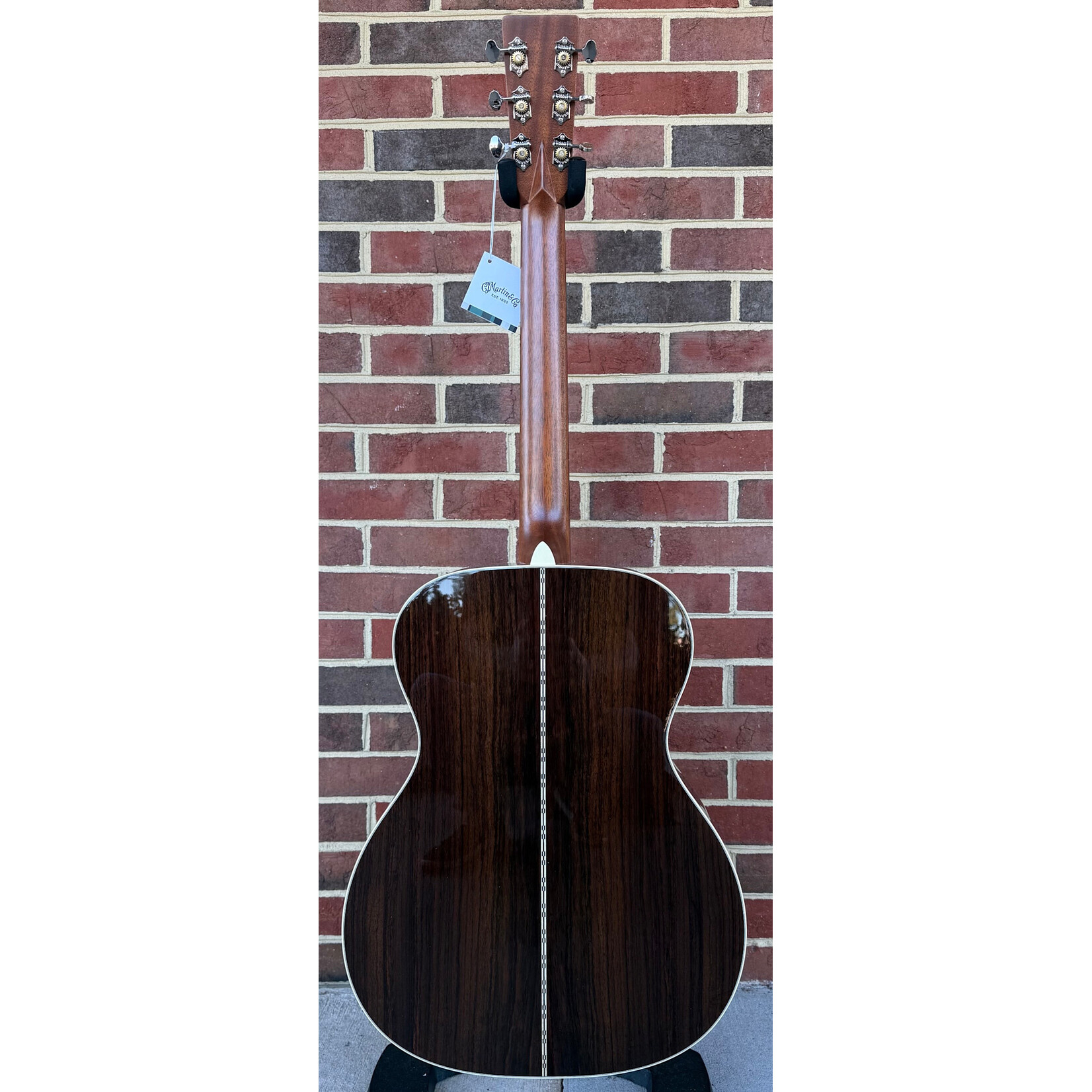 Martin Martin OM-28, Spruce Top, Rosewood Back & Sides, Ebony Fretboard & Bridge, Hardshell Case