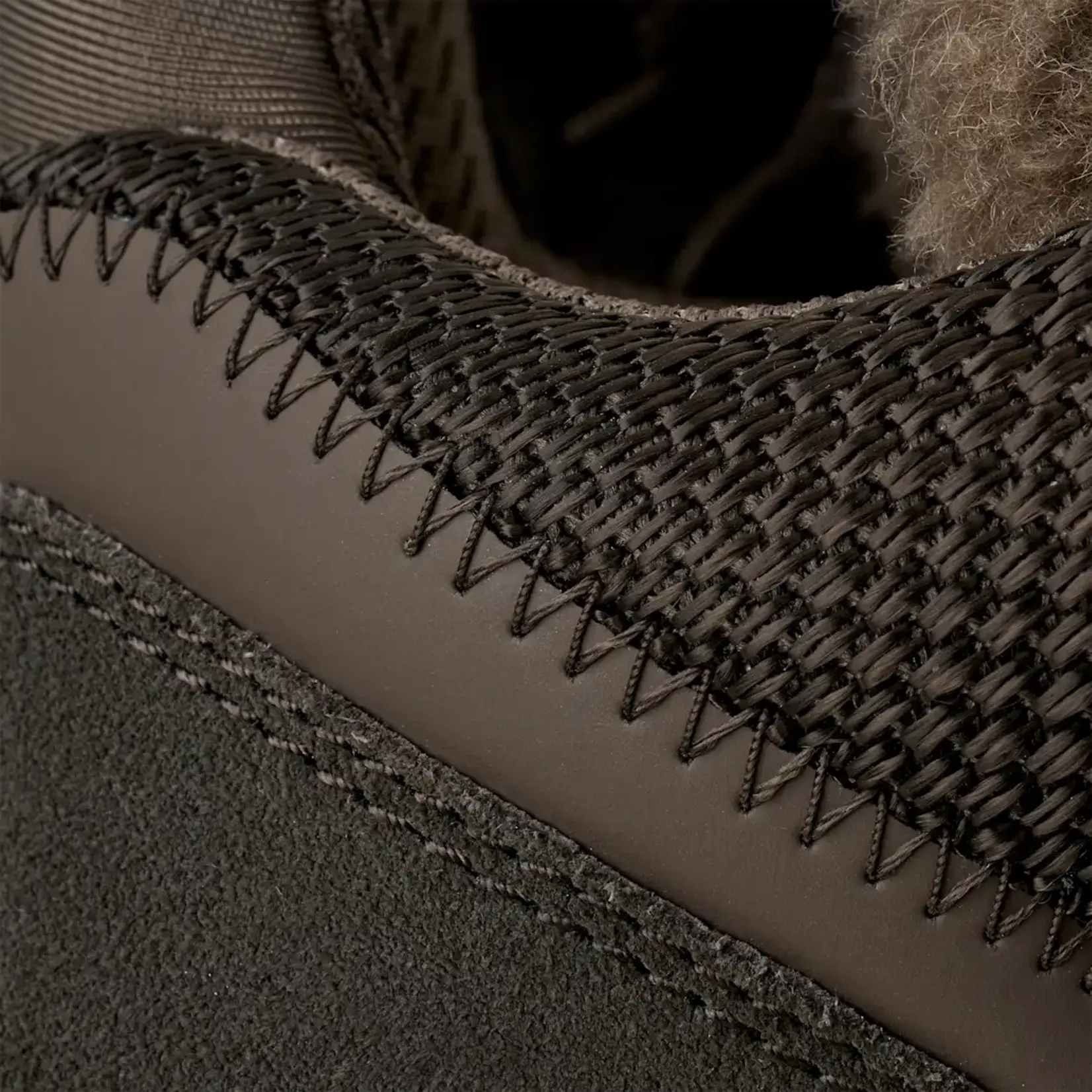 Ugg UGG Women's LOWMEL