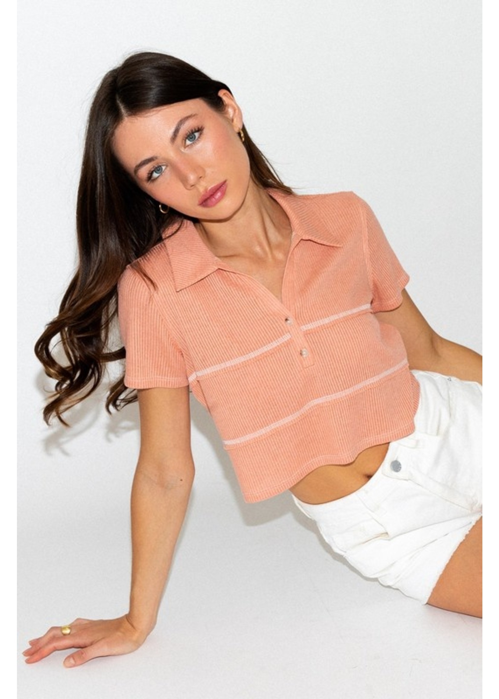 Le Lis Short Sleeve Collared Boxy Top - KT6254