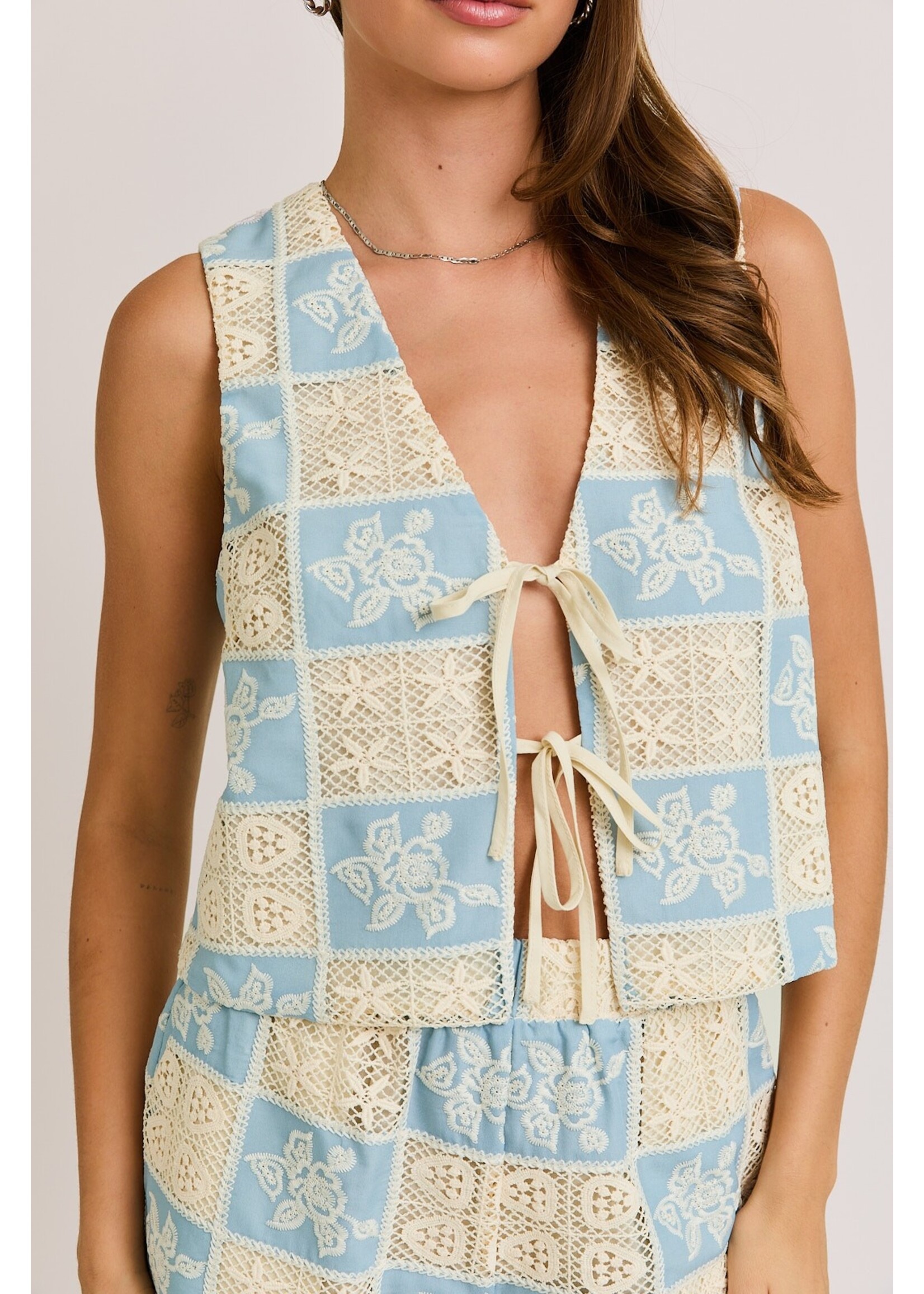 Le Lis Sleeveless V-Neck Crochet Open Top & Short - ITP5311