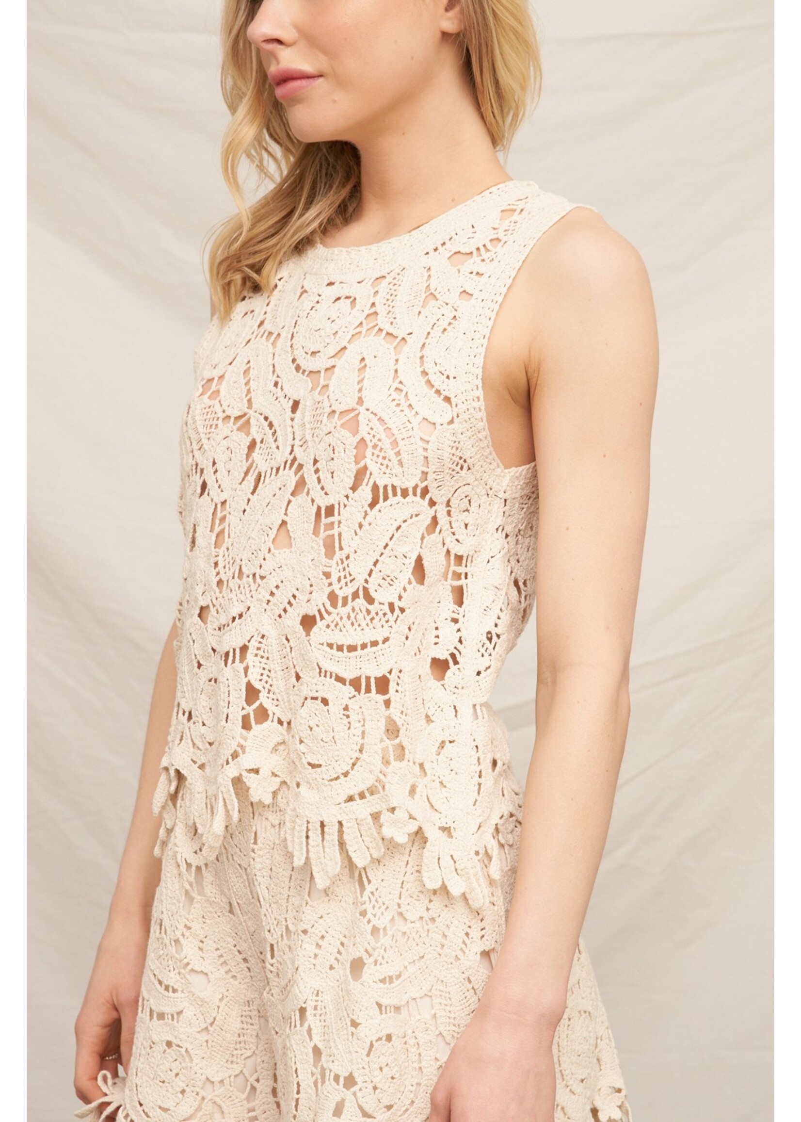 En Creme Crochet Scallop Tassel Set - WBKVJ3487BW