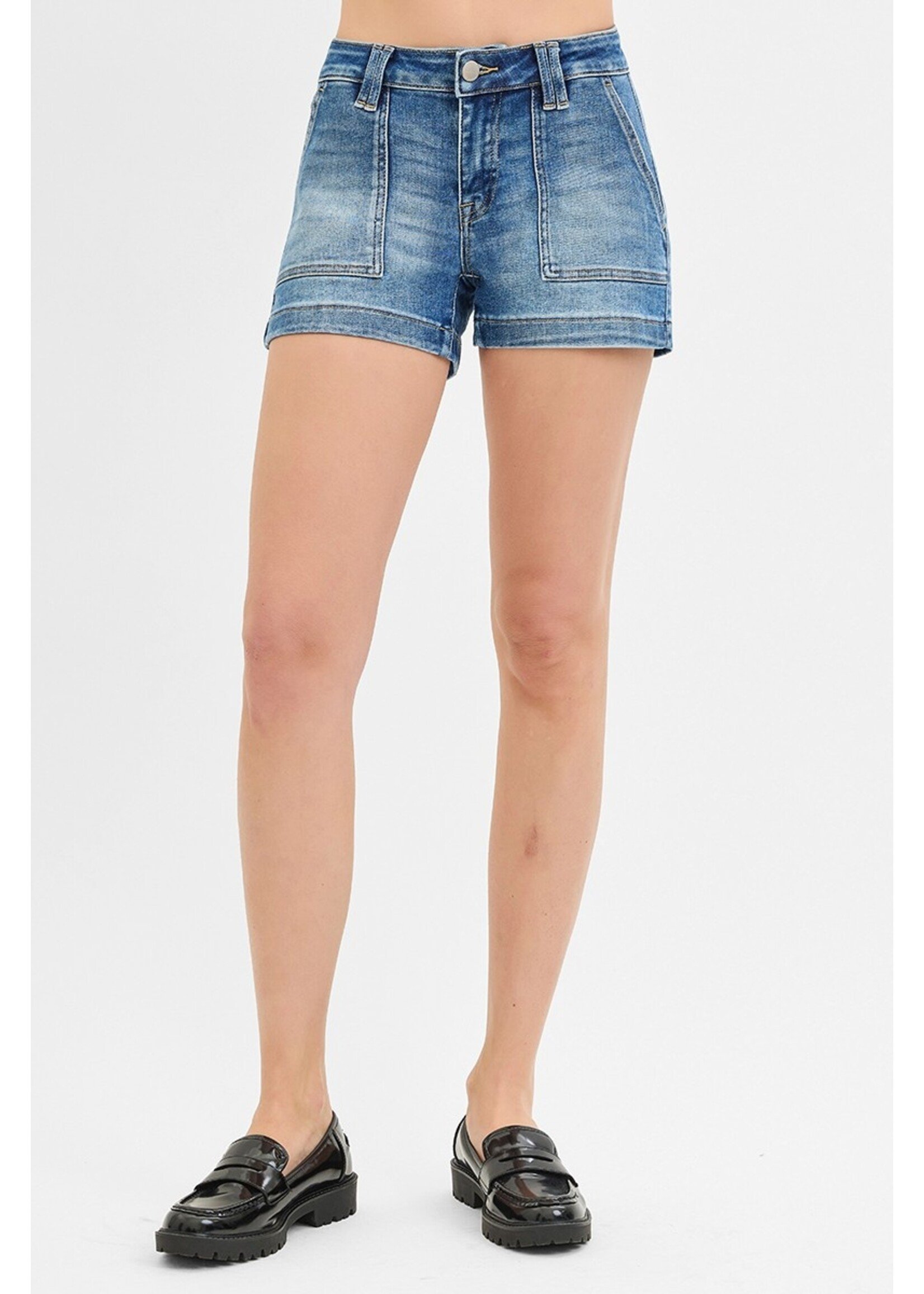 Risen Low Rise Patched Pocket Shorts - RDS6363CH