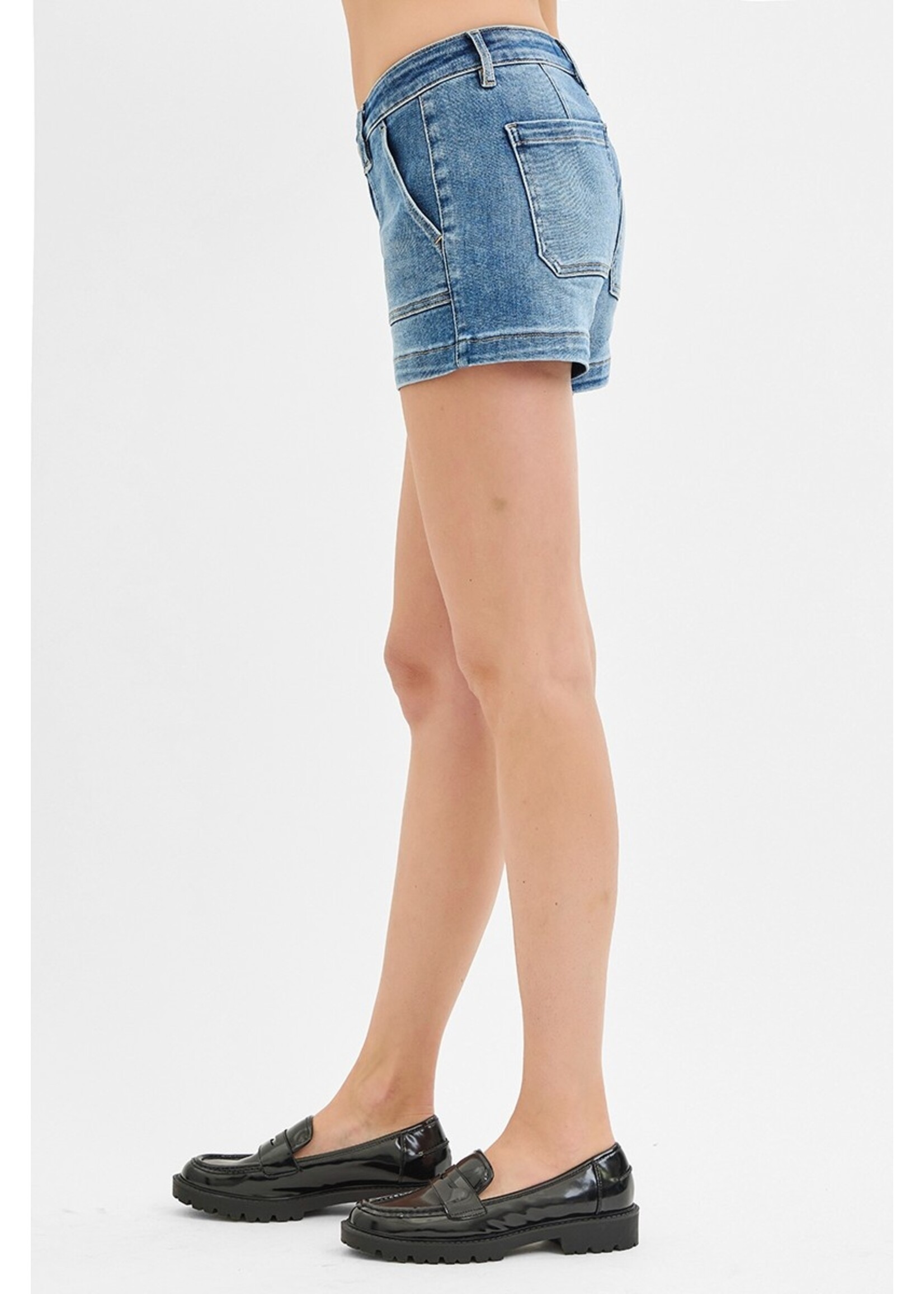 Risen Low Rise Patched Pocket Shorts - RDS6363CH