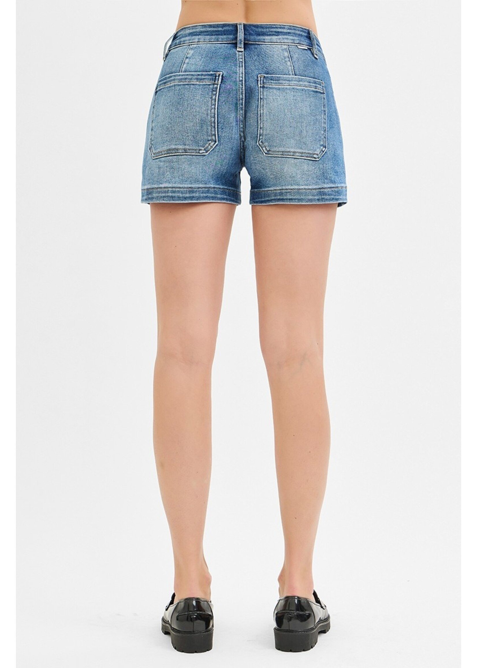 Risen Low Rise Patched Pocket Shorts - RDS6363CH