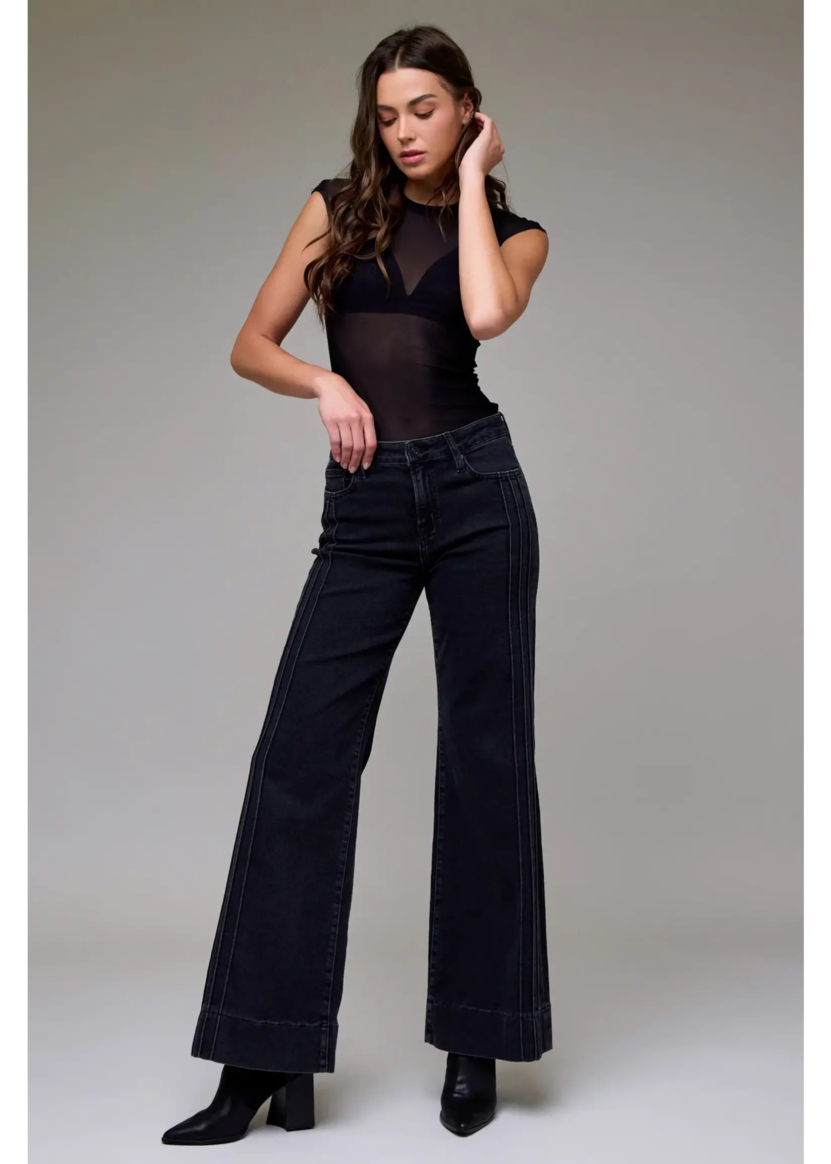 Hidden HAPPI Stretch Pintuck Mid Rise  - HD3312CF-CHA