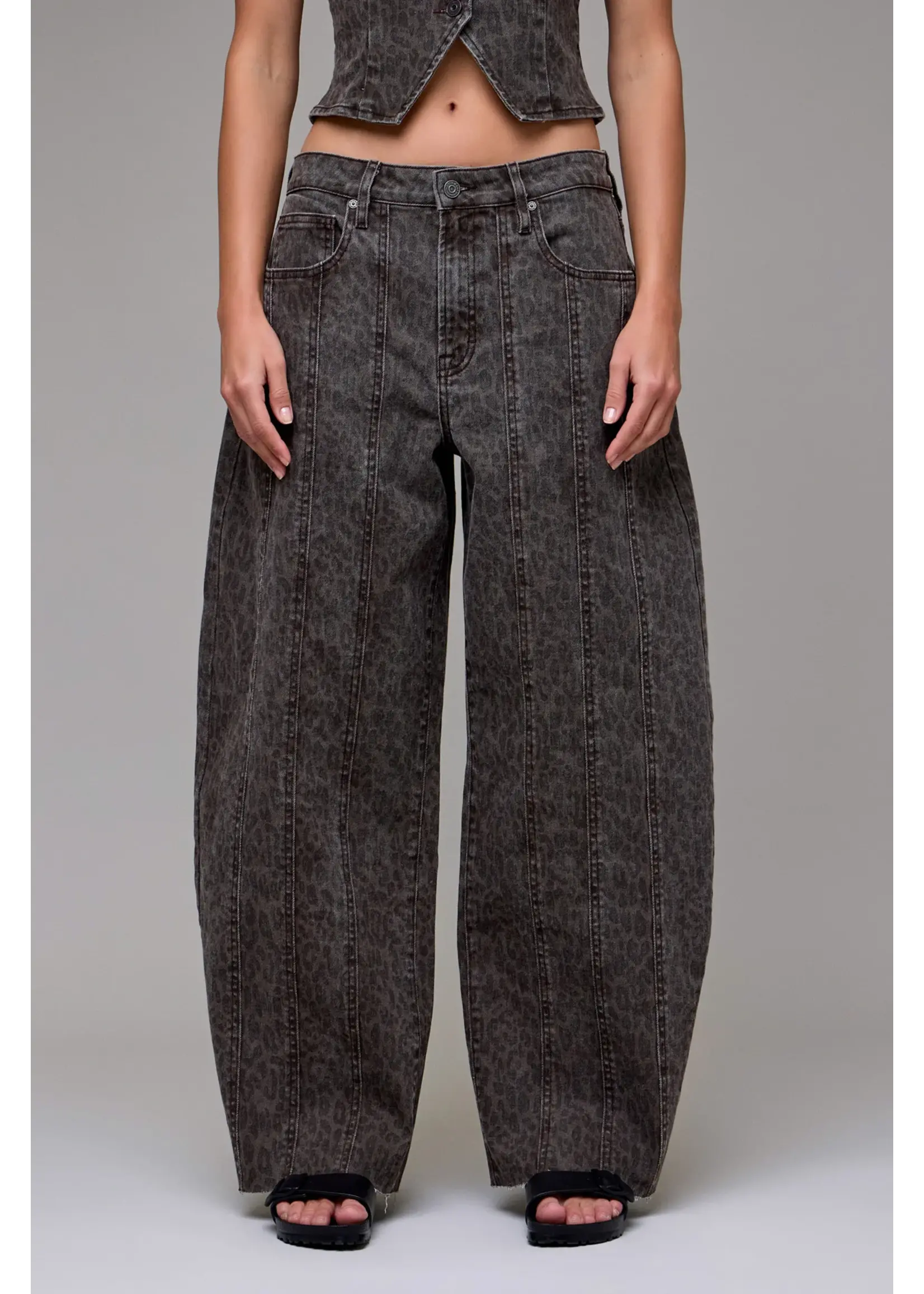 Hidden Sammie Cheetah Seamed Barrel Jean - HD9675BA-BCH