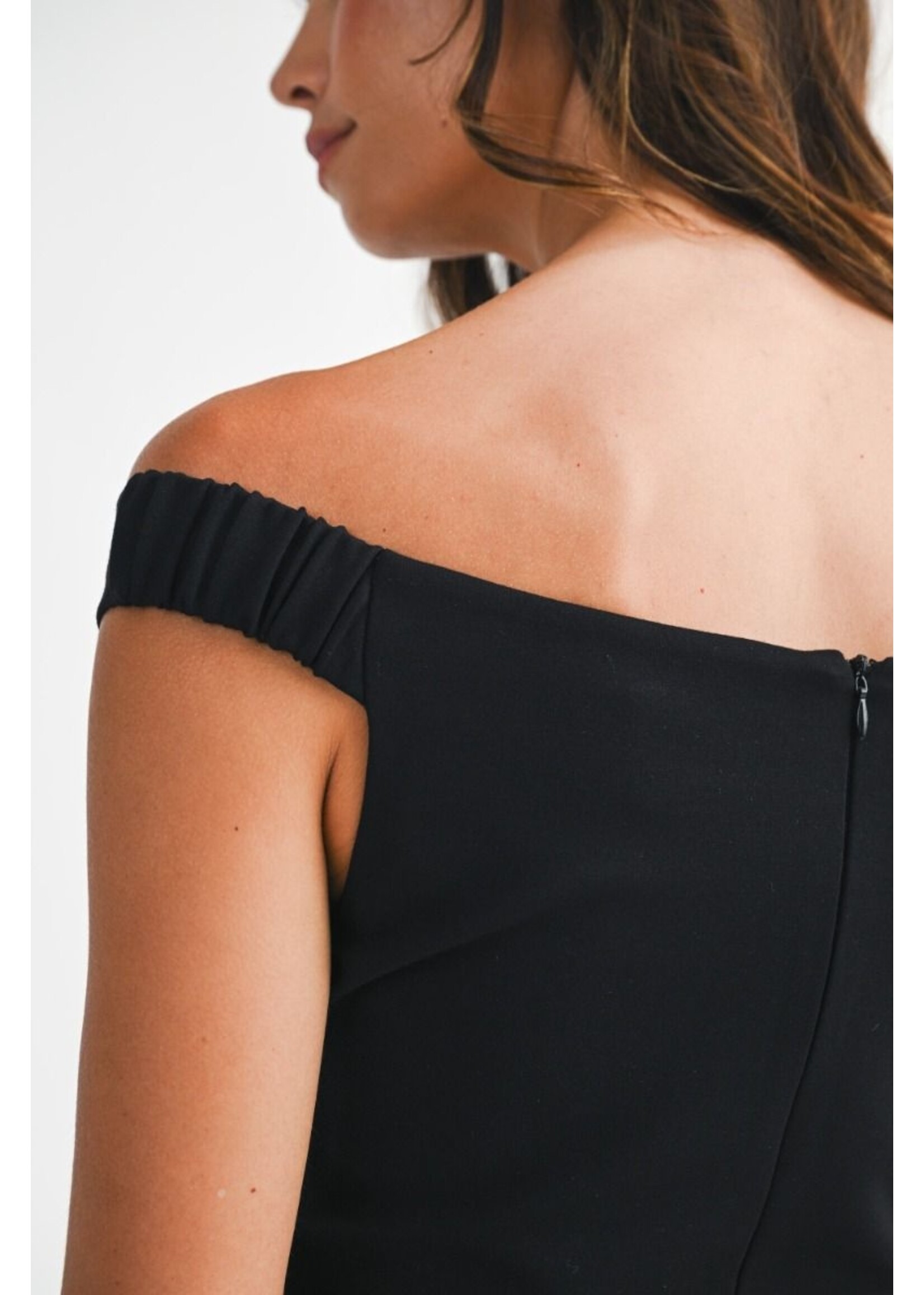 Mable Solid Off Shoulder Fitted Bodice Top - MT2328