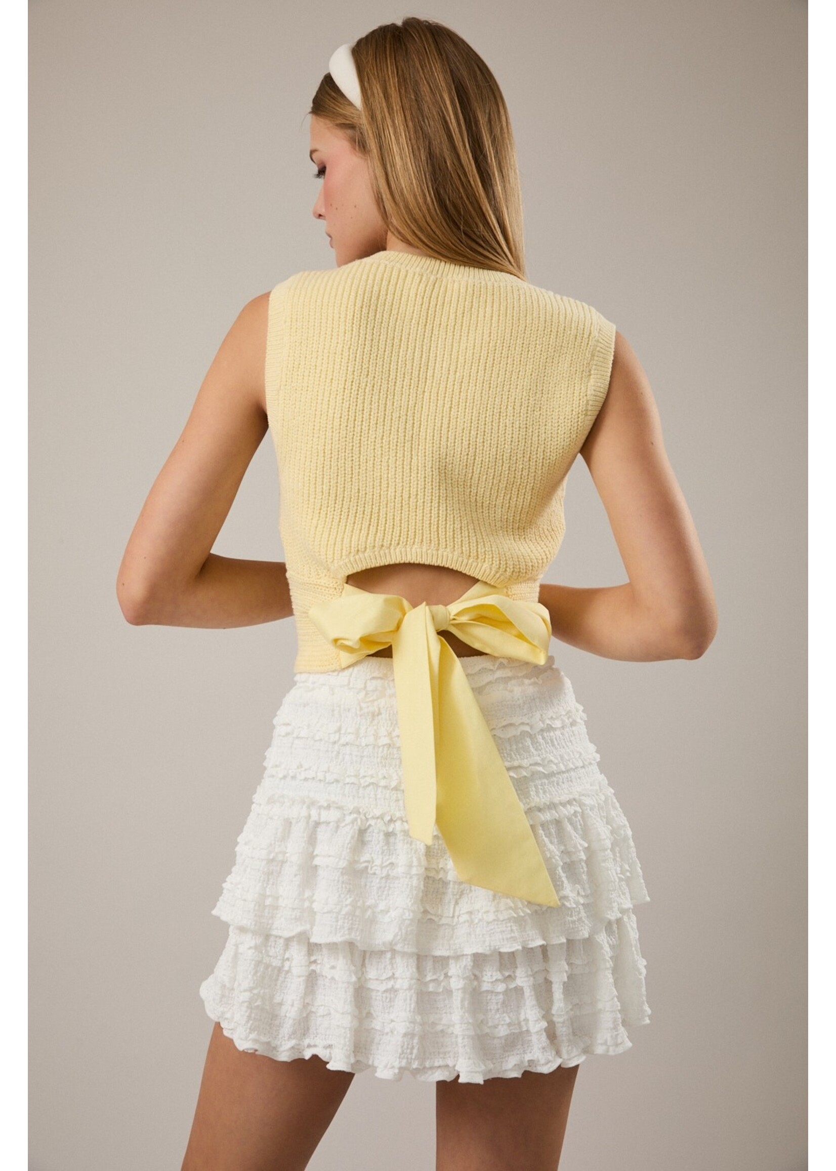 Le Lis Back Bow Detail Sleeveless Sweater Top - BWT1463