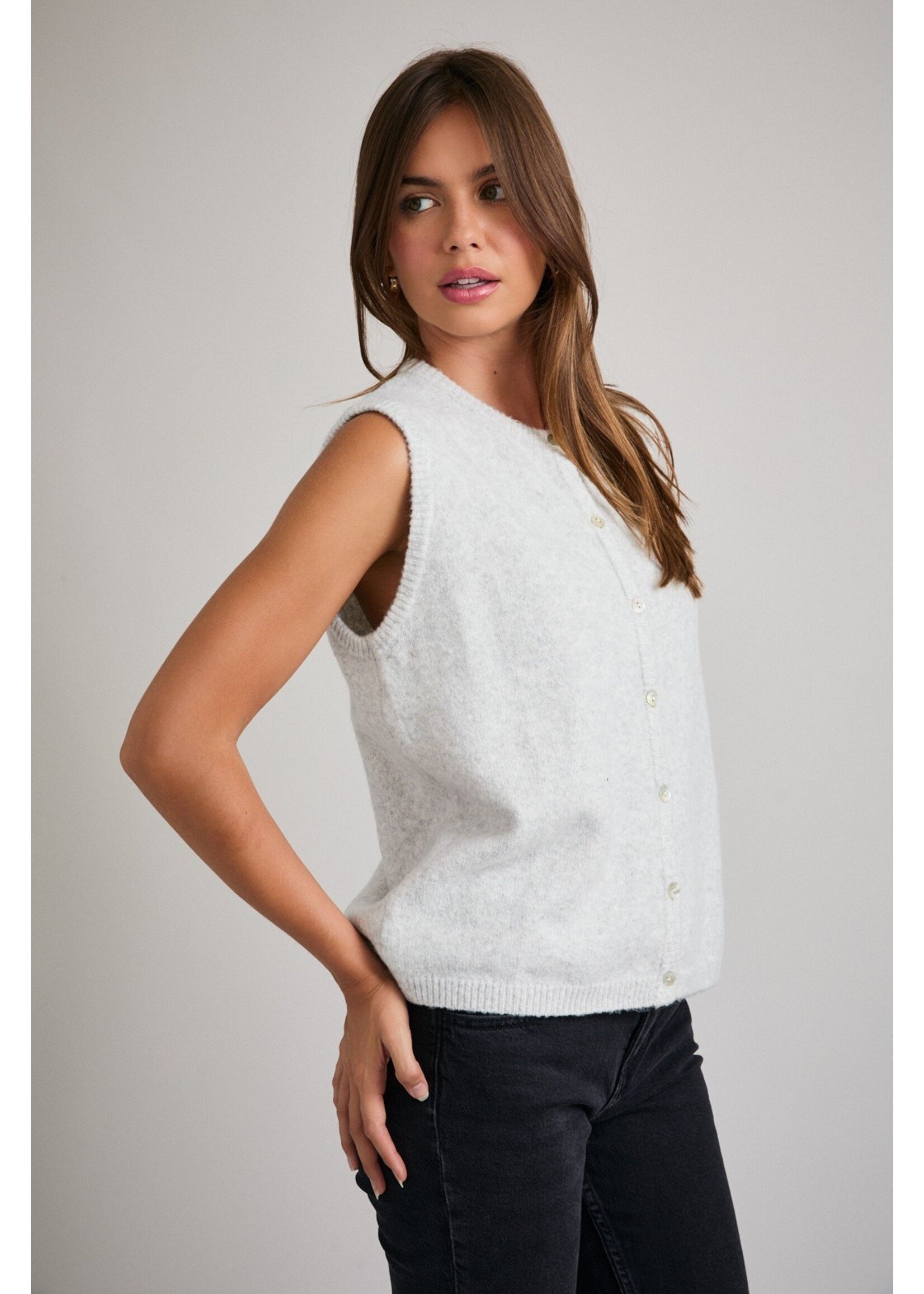 Le Lis Sleeveless Crew Neck Cardigan - IWJ6345