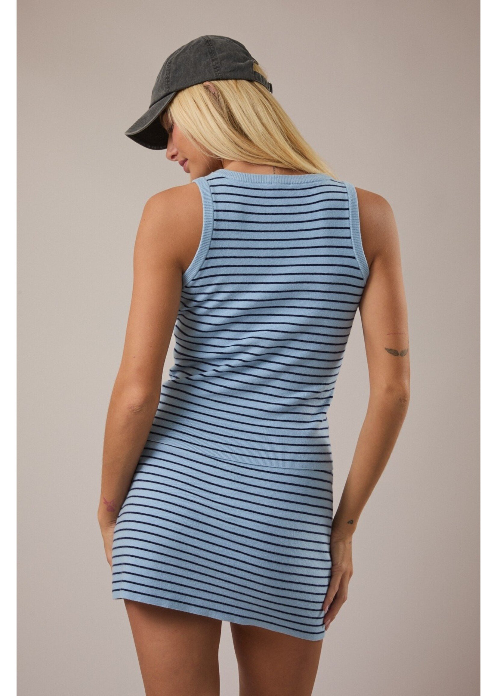 Le Lis Sleeveless Round Neck Striped Sweater Top - IWT6327