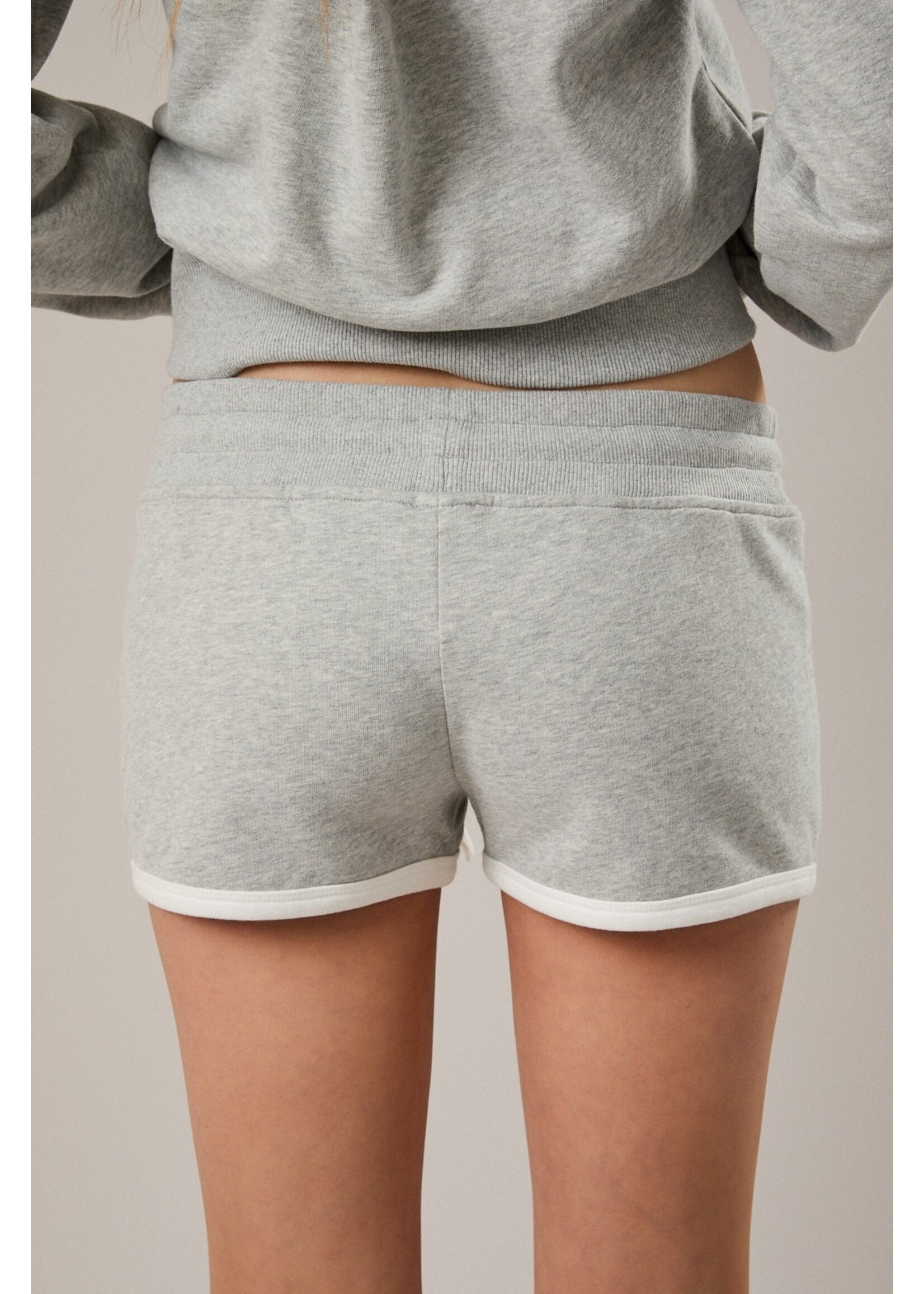 Le Lis Mid Rise Shorts - PP7004