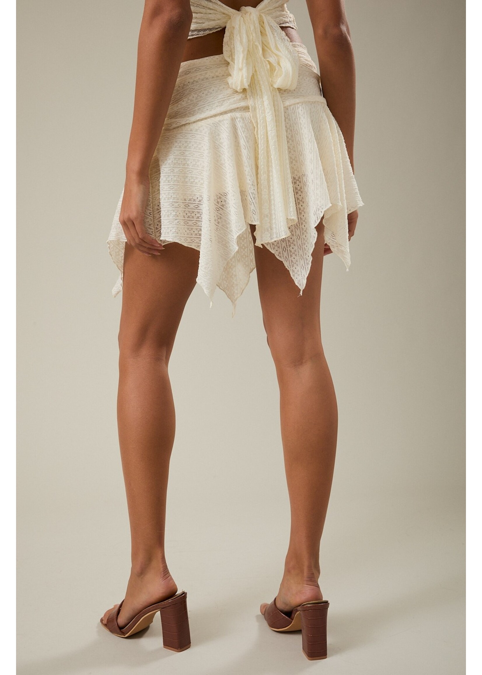 Le Lis Mid Rise Lace Mini Skirt - PS7119