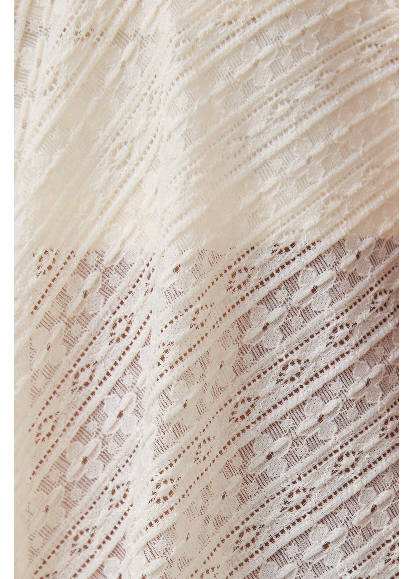 Le Lis Mid Rise Lace Mini Skirt - PS7119