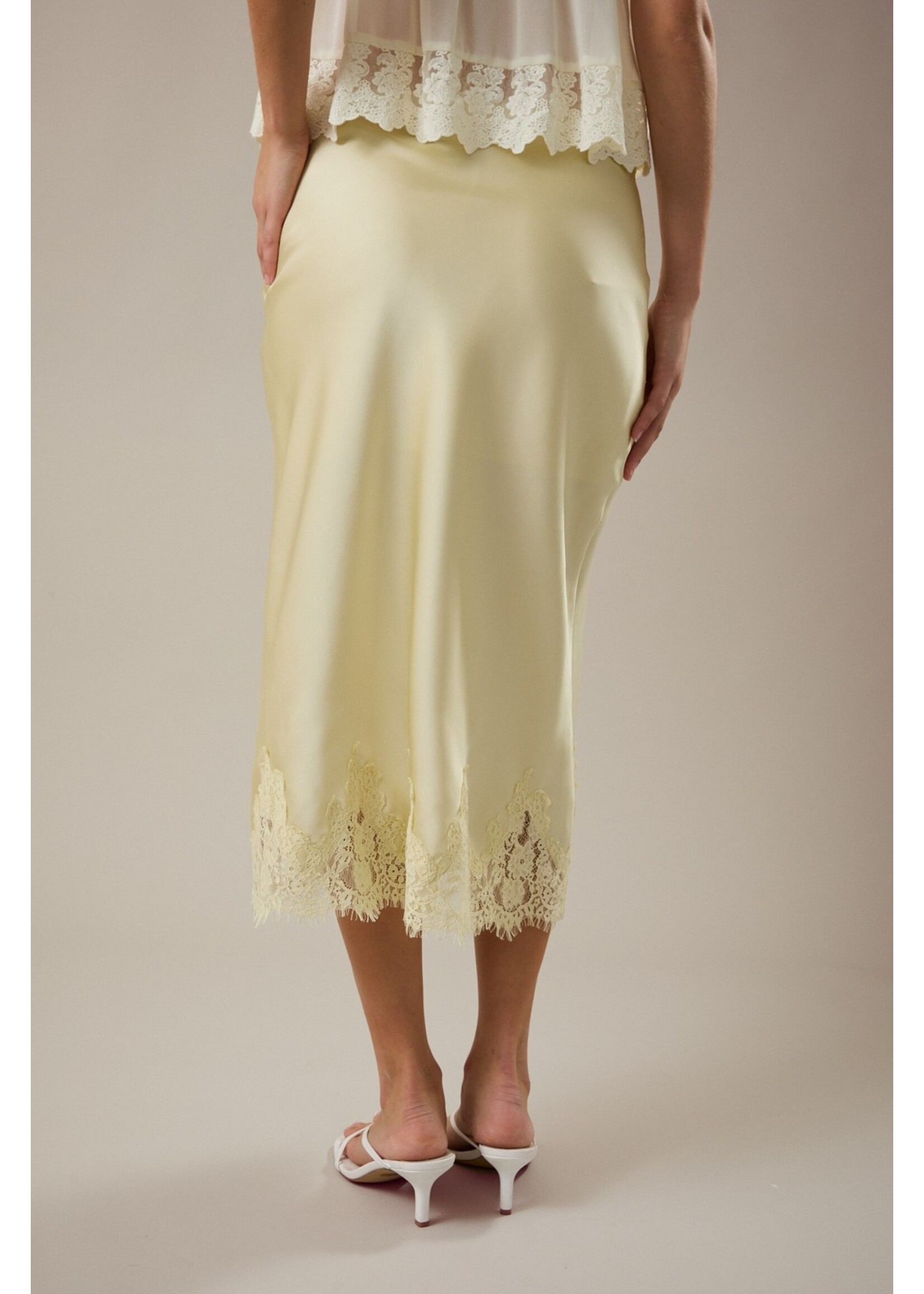 Le Lis Lace Trim Bias Cut Midi Skirt - SS3534