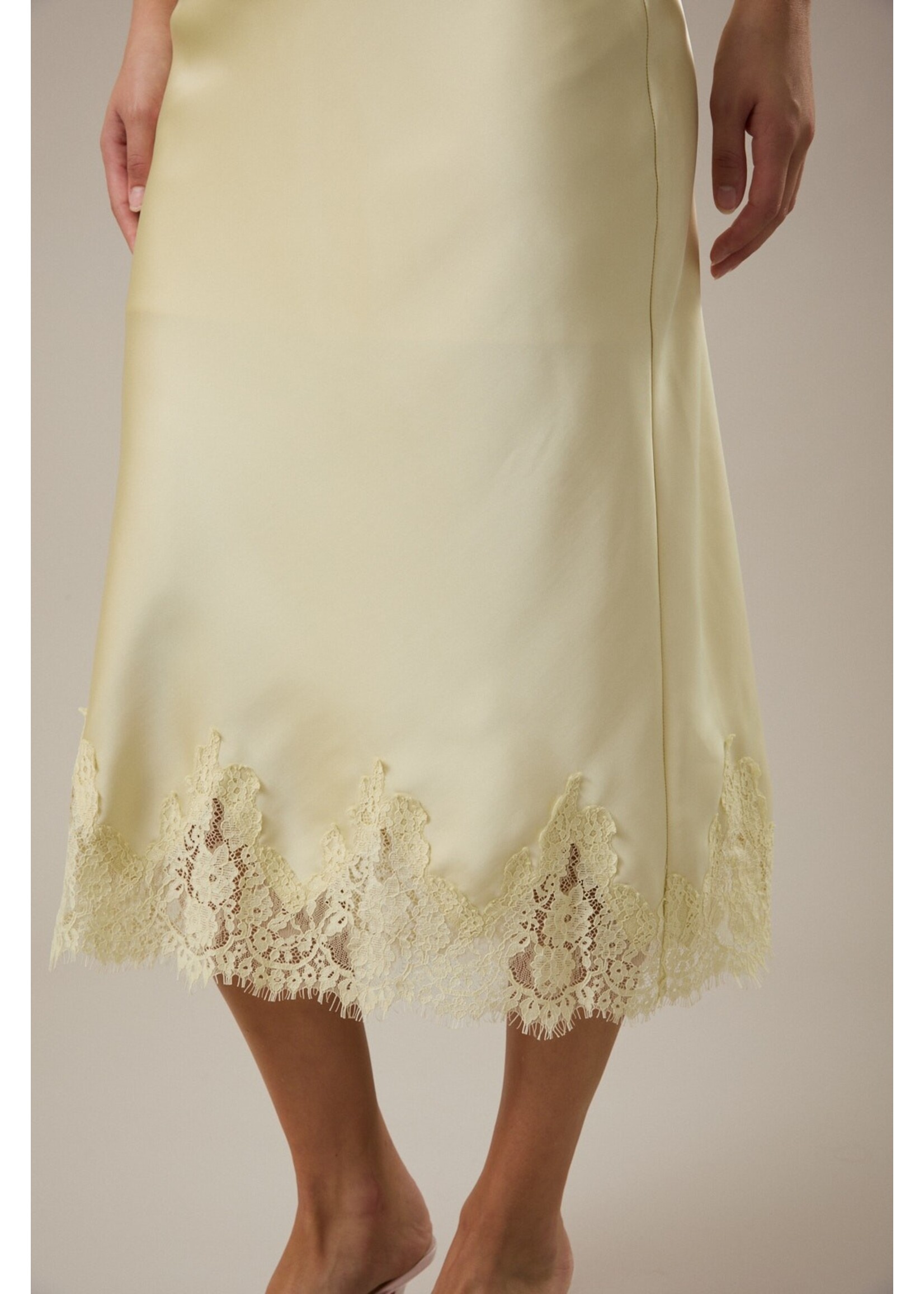 Le Lis Lace Trim Bias Cut Midi Skirt - SS3534