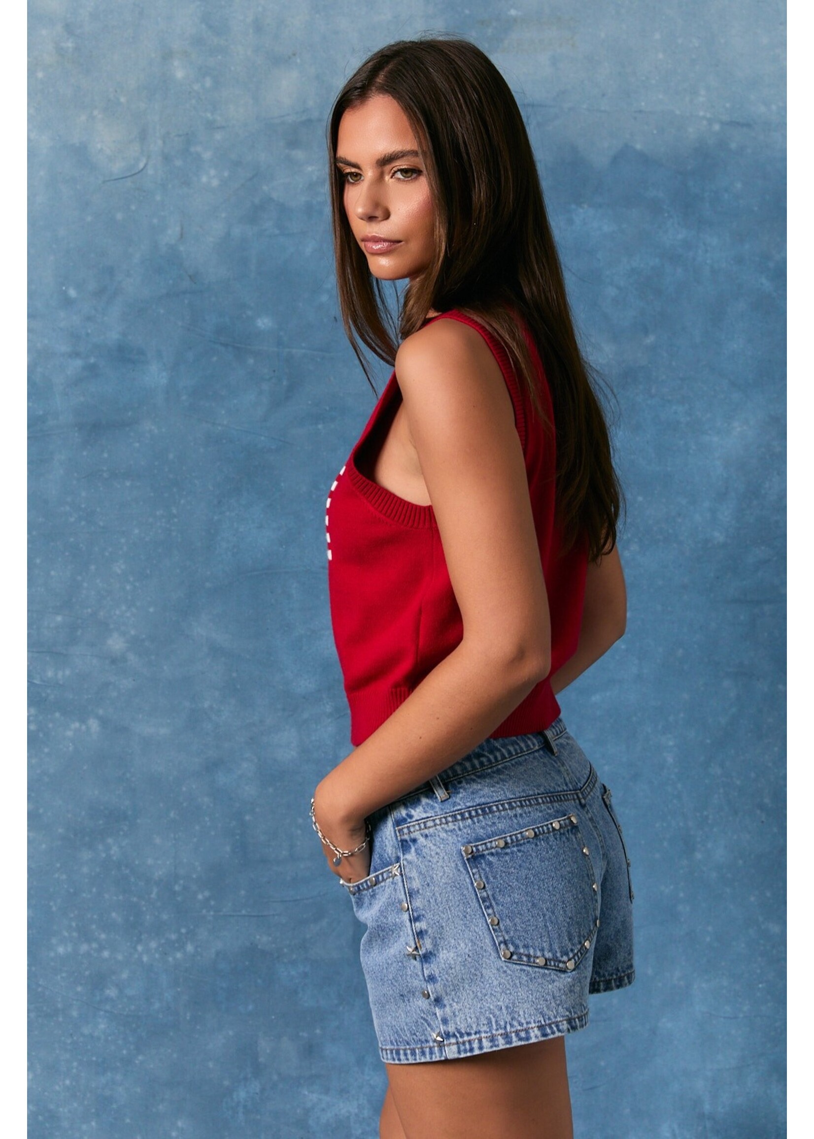 Le Lis Sleeveless Crew Neck Flag Sweater Crop Top - IWT6586